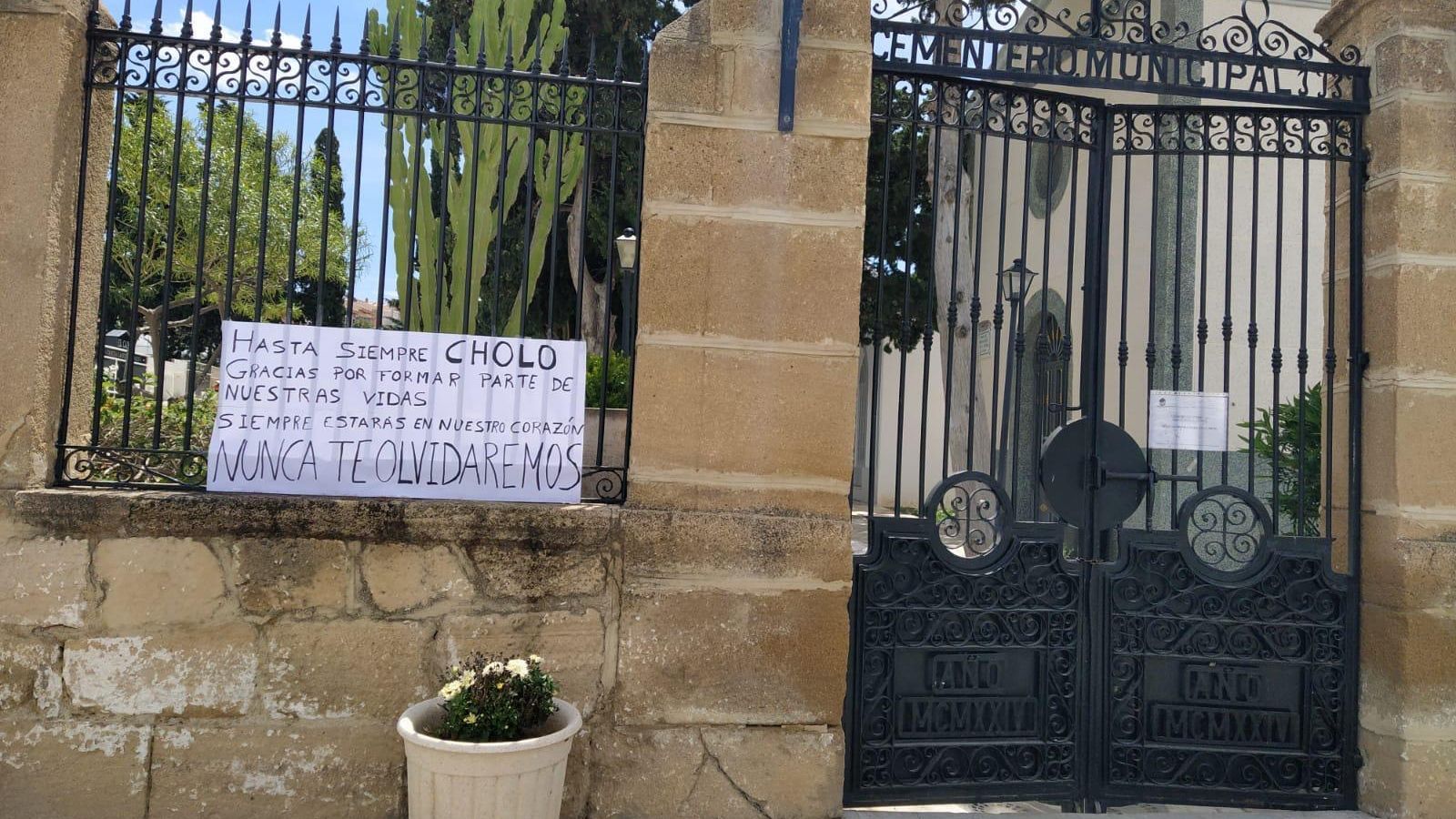Mensaje de despedida para Juan Cazorla en el cementerio de Turre.
