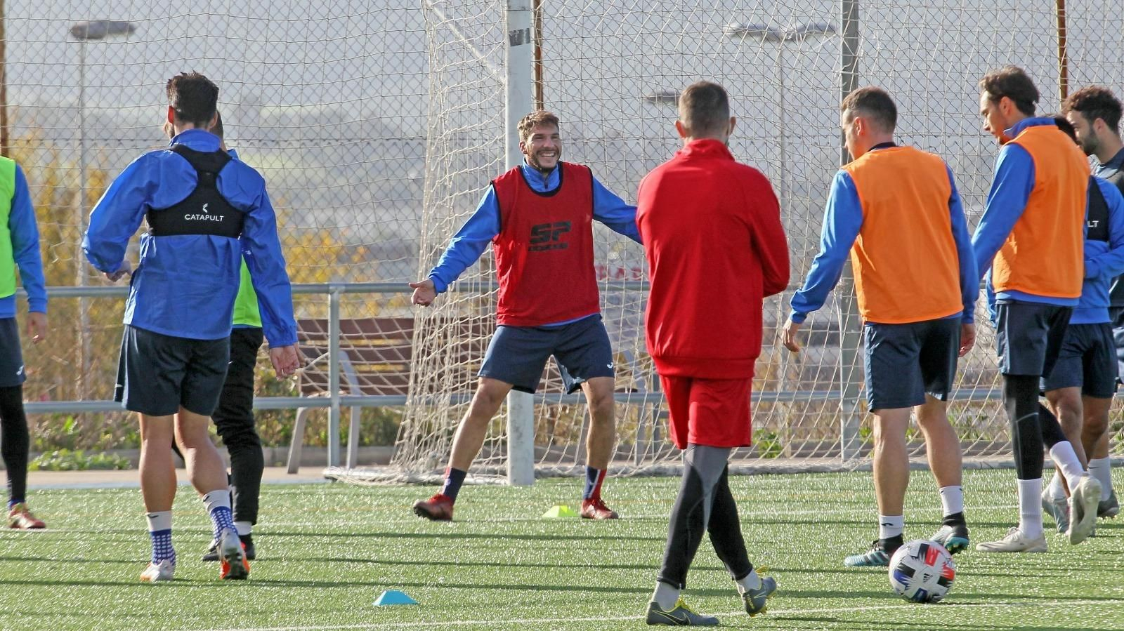 Lolo Garrido, muy sonriente en el entrenamiento de este miércoles en Picadueñas.