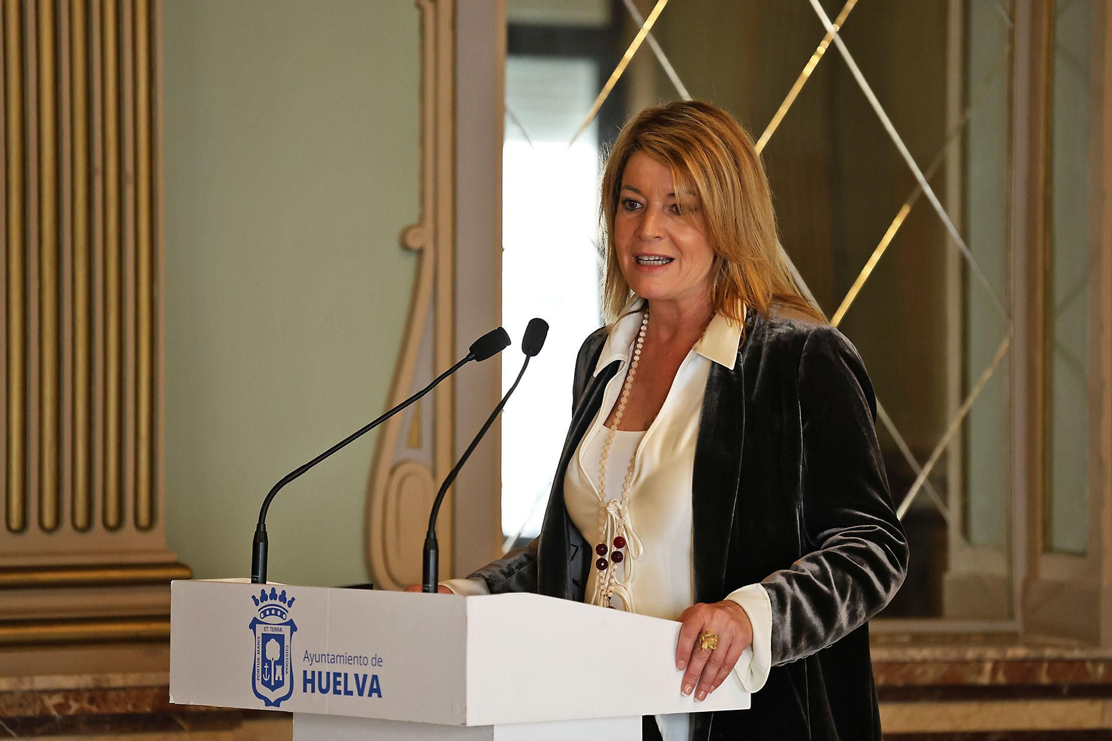 Imágenes de la presentación de la Guía de la Semana Santa de Huelva 2024