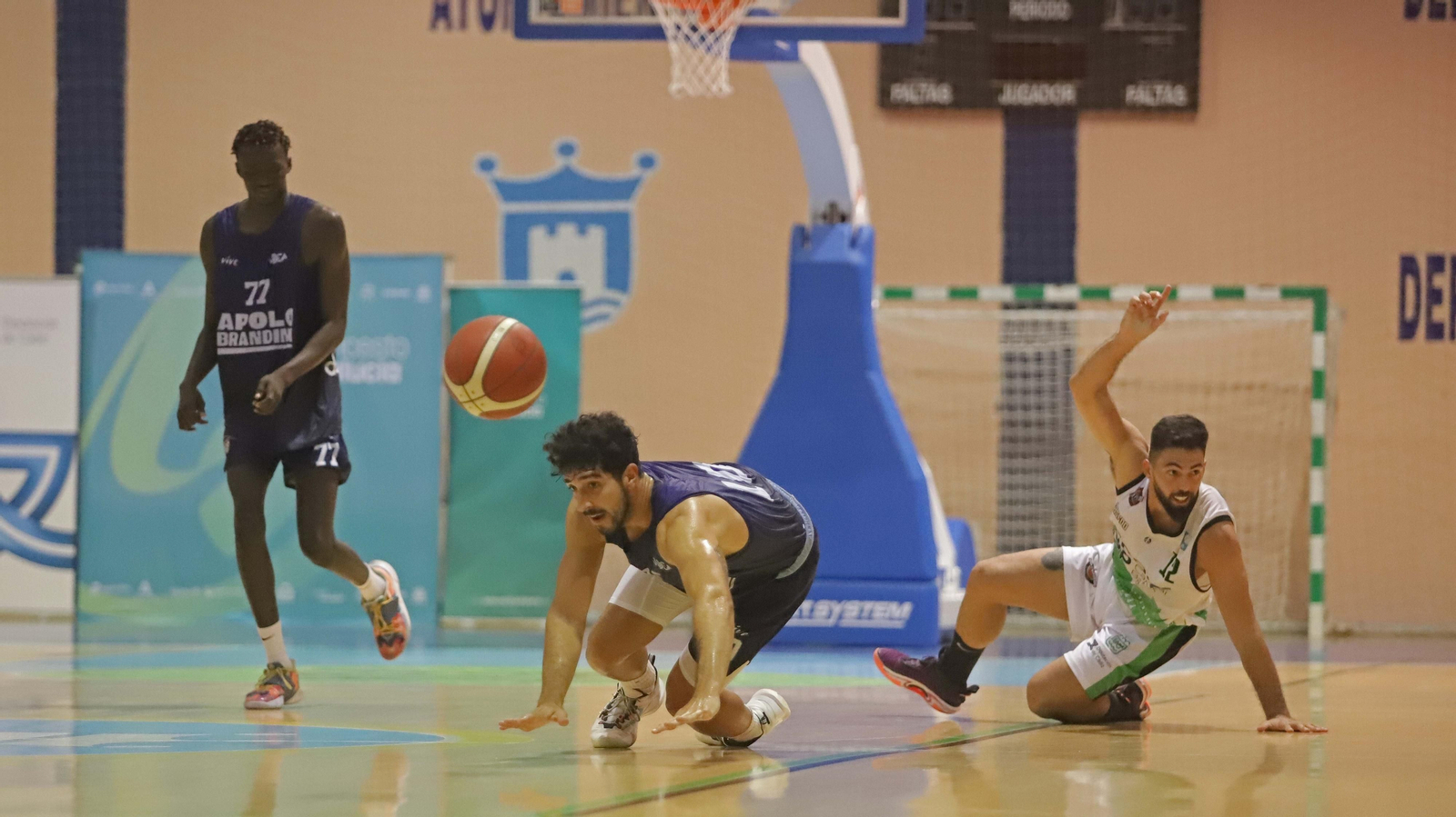 Las mejores fotos de la VI Copa Diputación de baloncesto en Algeciras