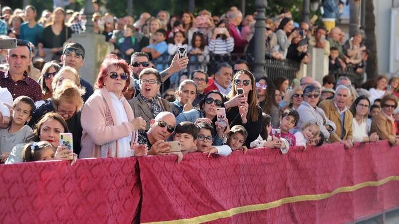 Así fue la procesión del Cristo de la Vera+Cruz acompañado por la Legión en el año 2019