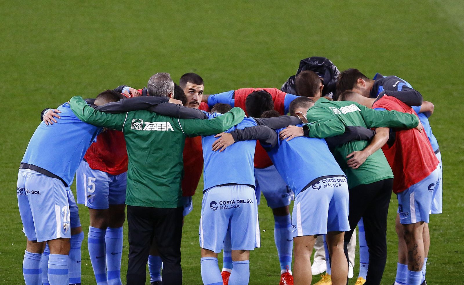 La plantilla del Málaga, antes de un partido.