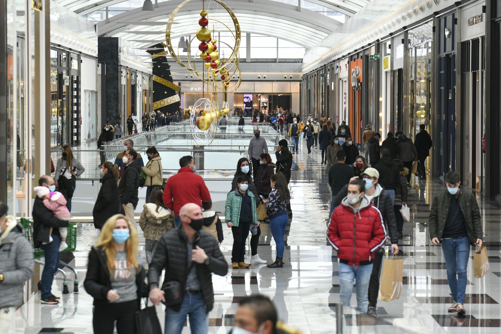 Fotos: las rebajas en el Nevada Shopping de Granada