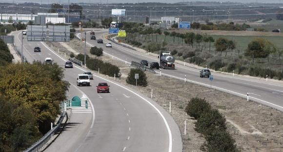 Un accidente en la A-66 a la altura de Guillena provoca dos kilómetros de retenciones