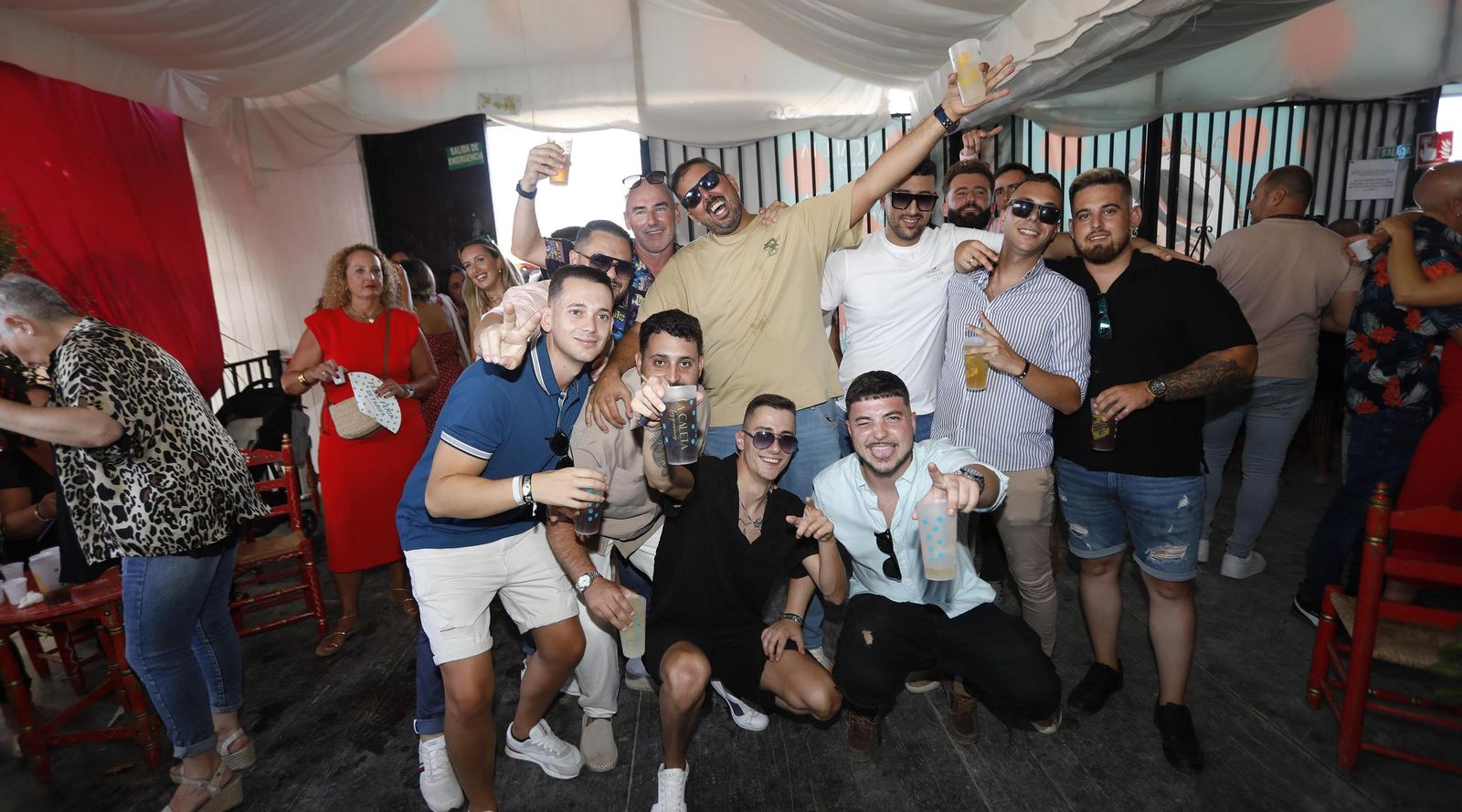 Búscate en las fotos del Día de la Mujer en la Feria de Tarifa