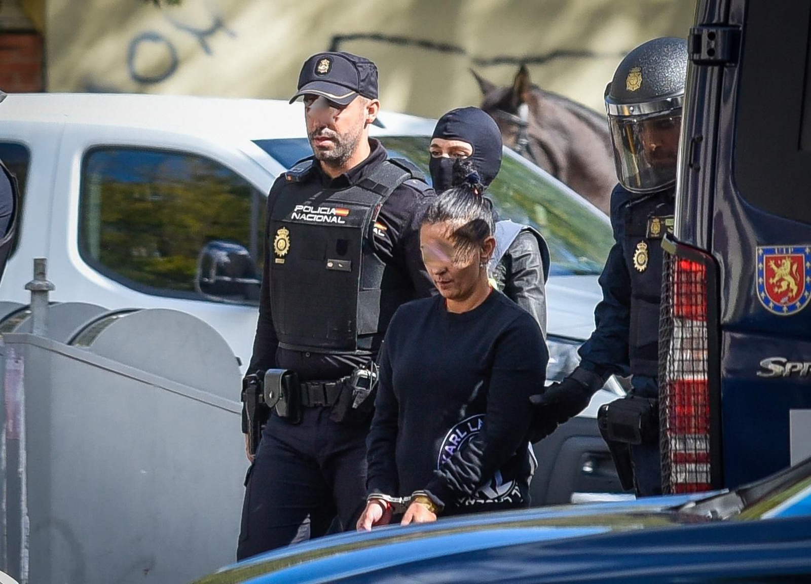 Macrorredada de la Policía Nacional en las Tres Mil Viviendas tras los tiroteos con armas de guerra