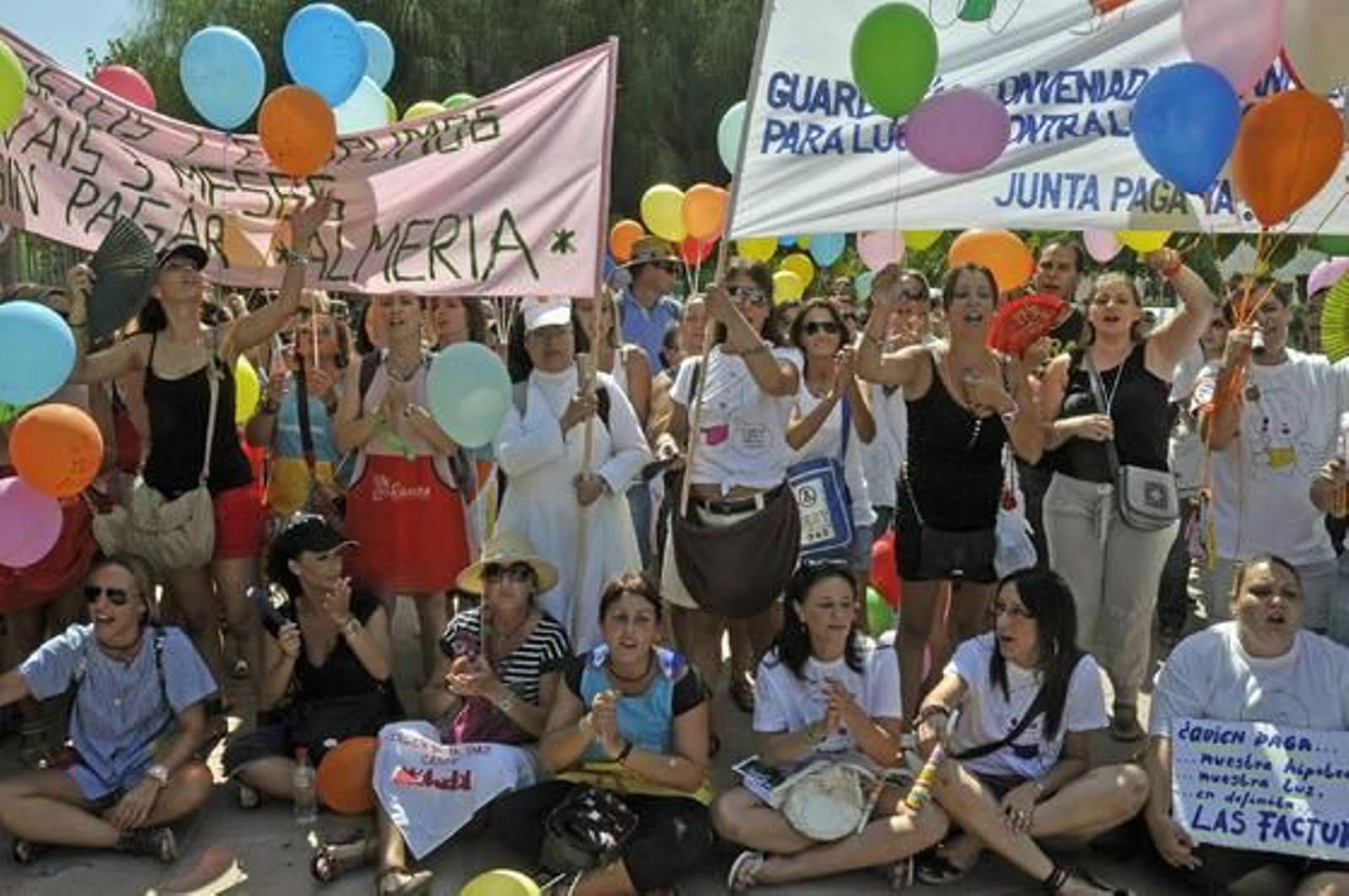 Manifestación frente a la Consejería de Educación de las guarderías que no reciben la financiación prevista.

Foto: Manuel Gómez