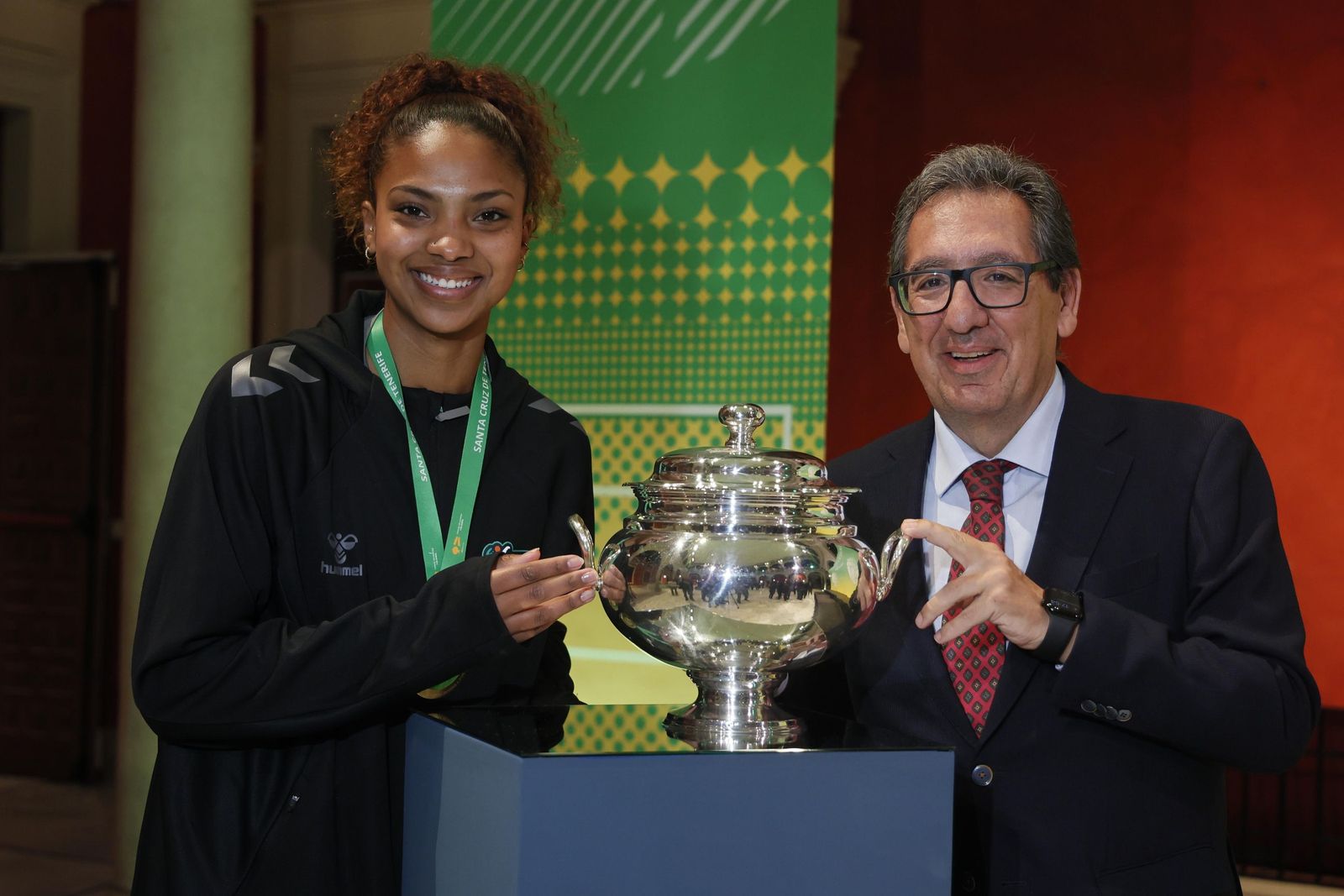 Recepción en la Fundación Cajasol a la campeonas de la Copa de la Reina de voleibol