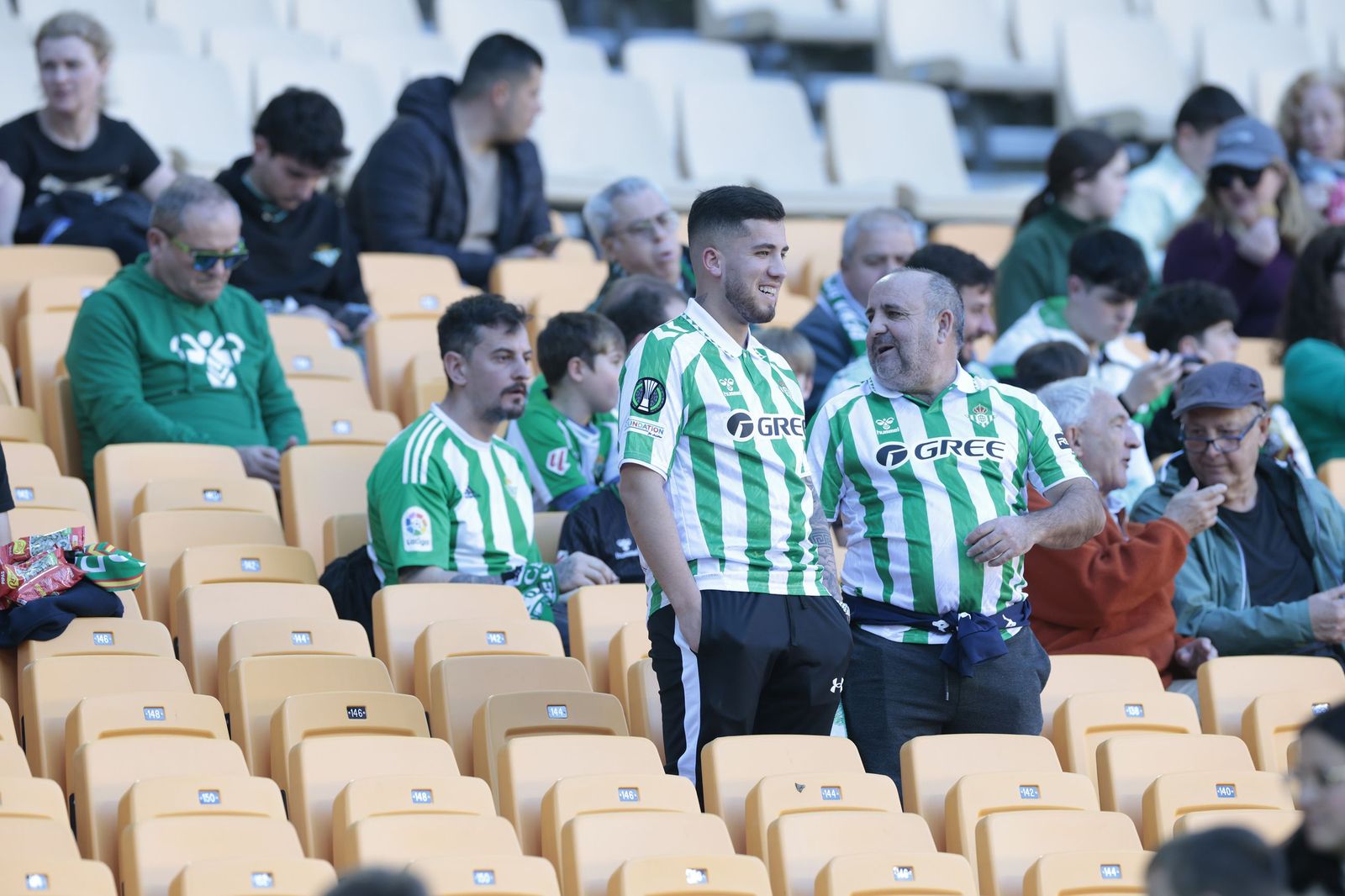 Búscate en las fotos del Betis - Rayo