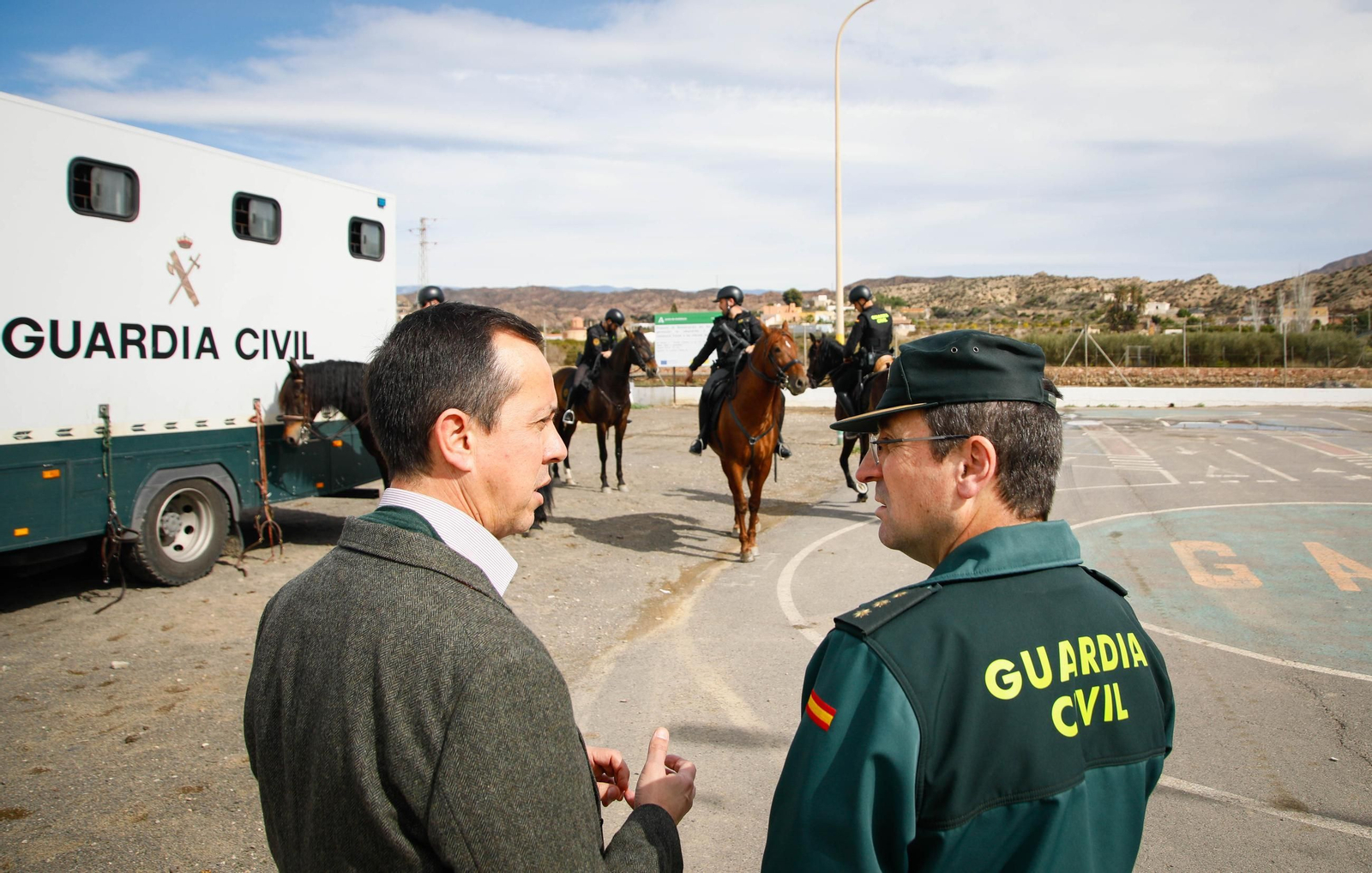 Imágenes del Escuadrón de Caballería de la Guardia Civil en Gádor.
