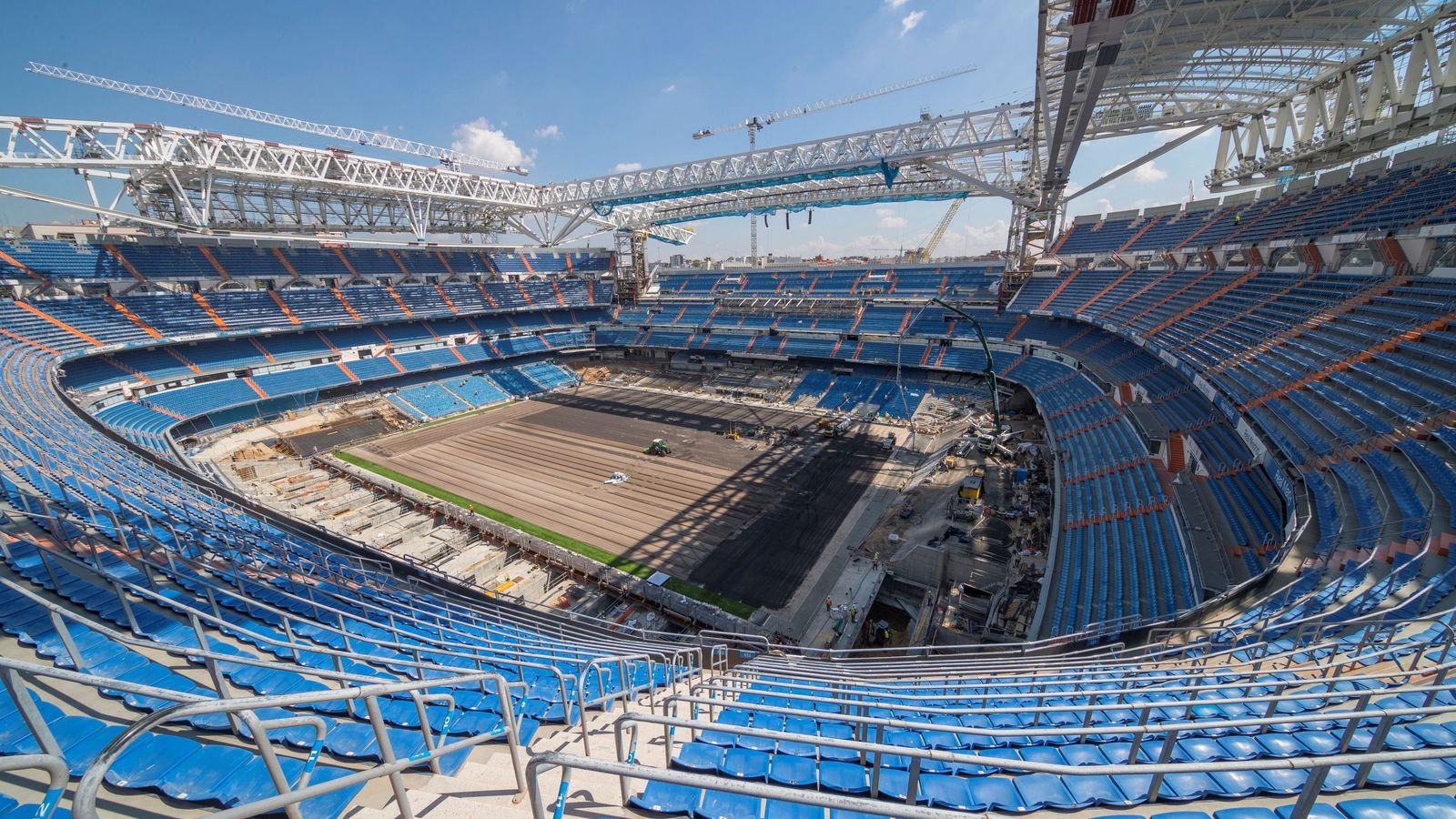 Una vista panorámica del estado actual de las obras en el estadio del Real Madrid.