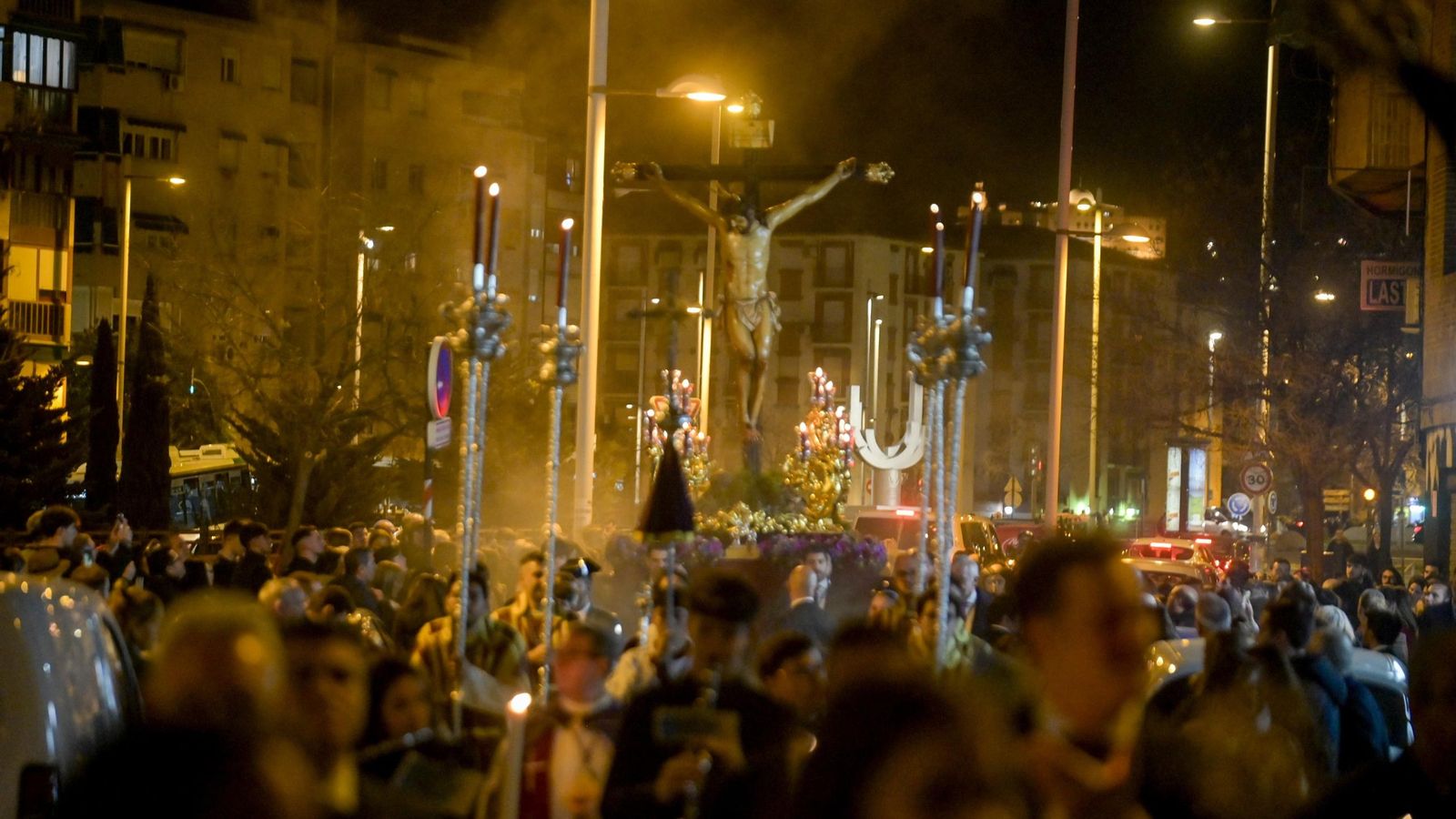 Fotogalería: Vía Crucis Hermandad de la Sagrada Lanzada 2025