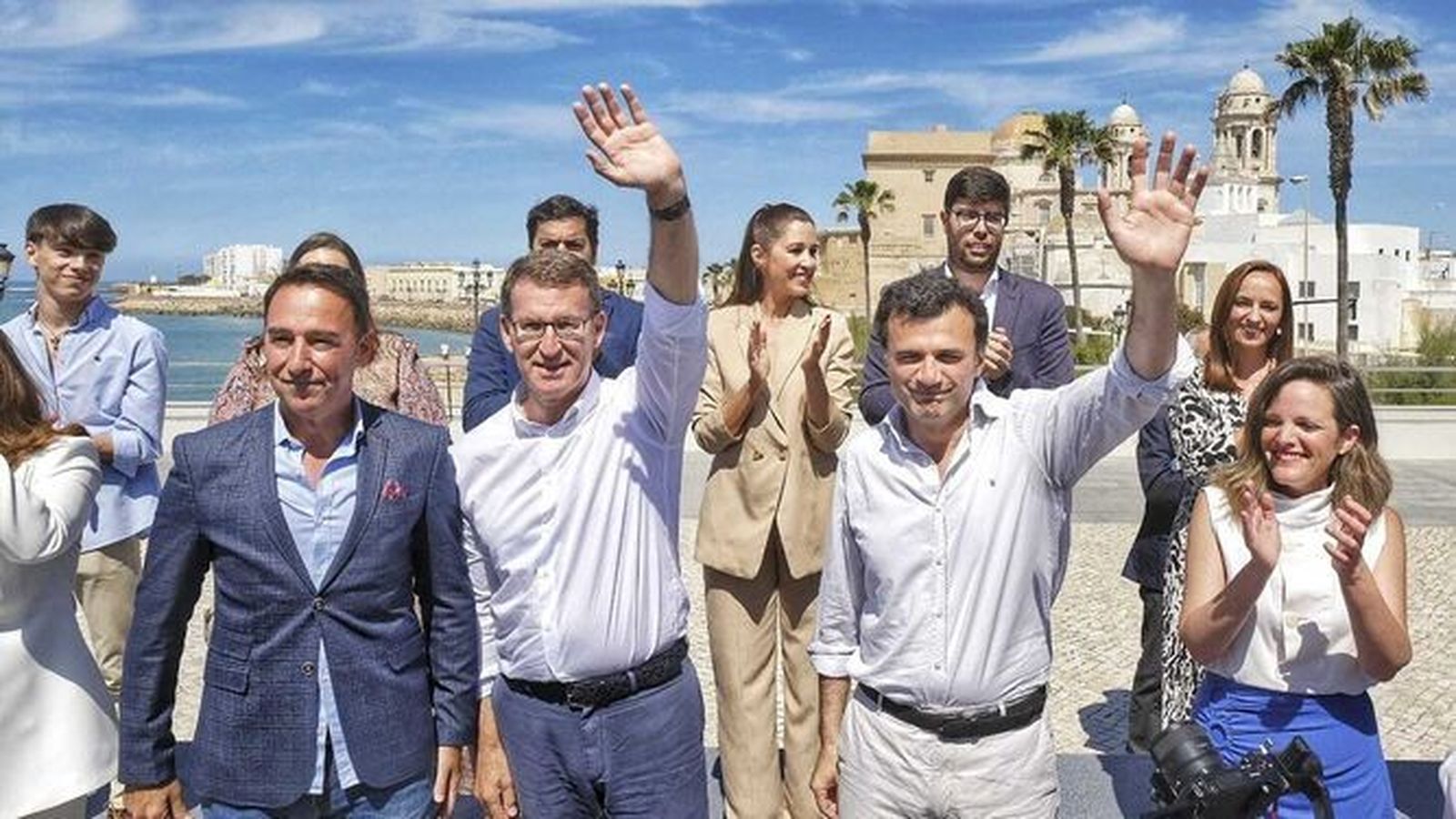 Feijóo en Cádiz , el pasado mes de mayo, apoyando a Bruno García.