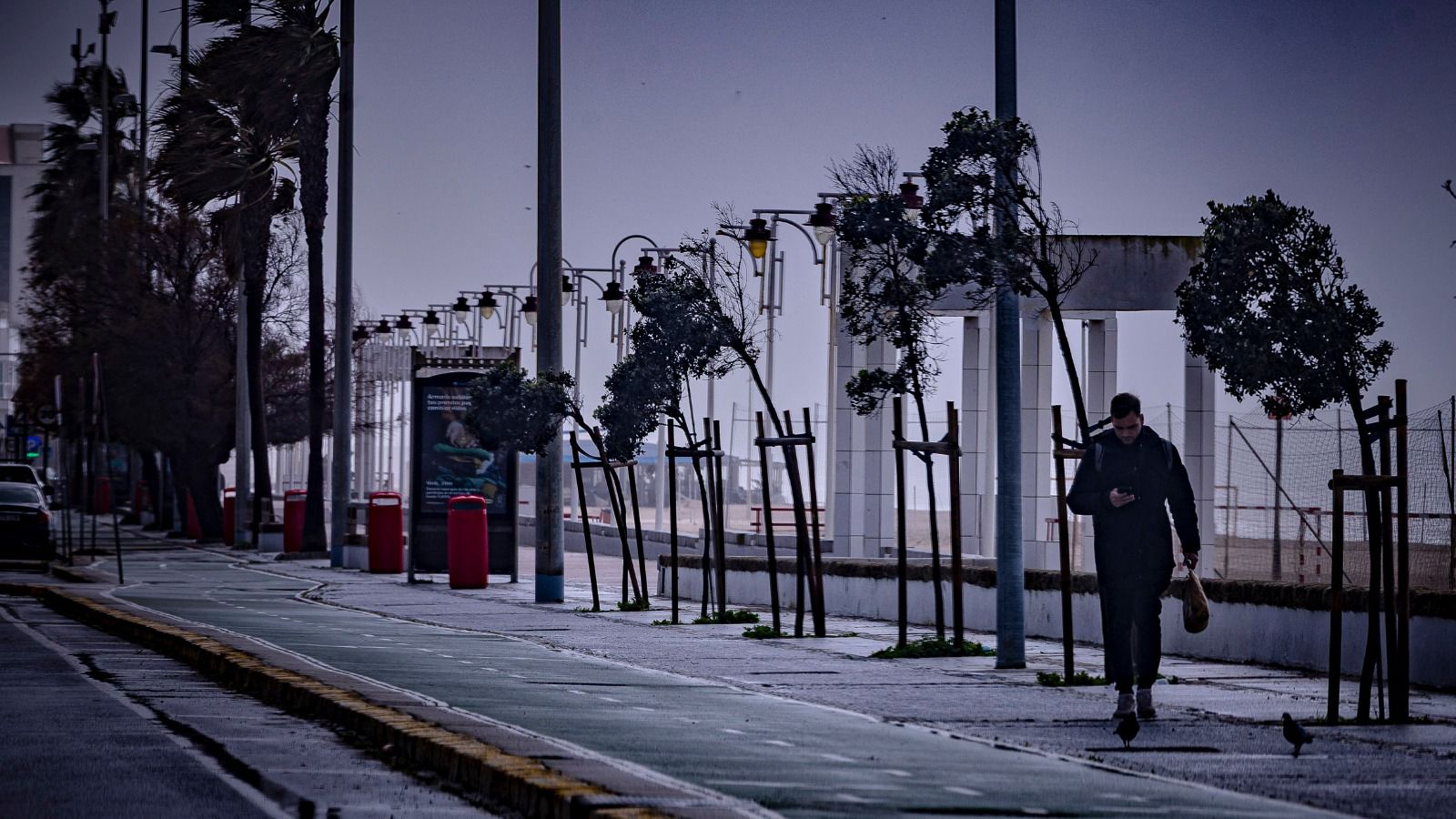 El Paseo Marítimo de Cádiz durante el paso de la borrasca Joseph