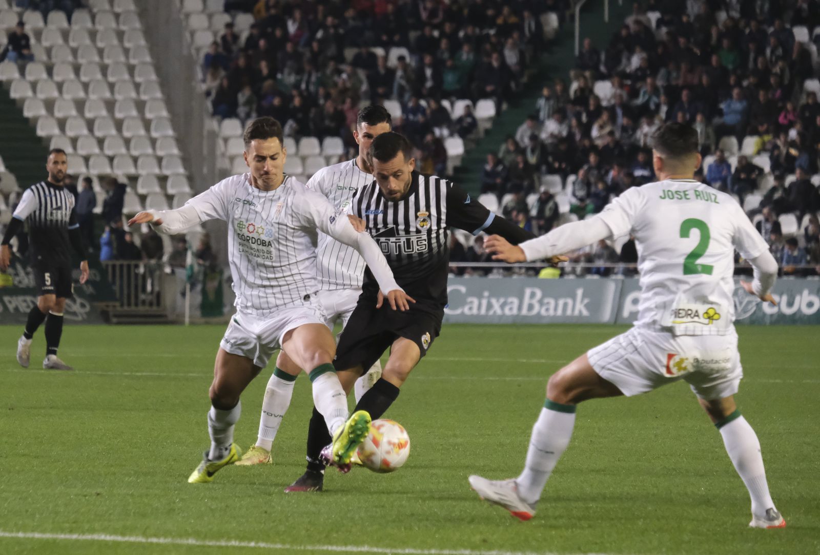 Las imágenes de la derrota del Córdoba CF ante la Balona en El Arcángel