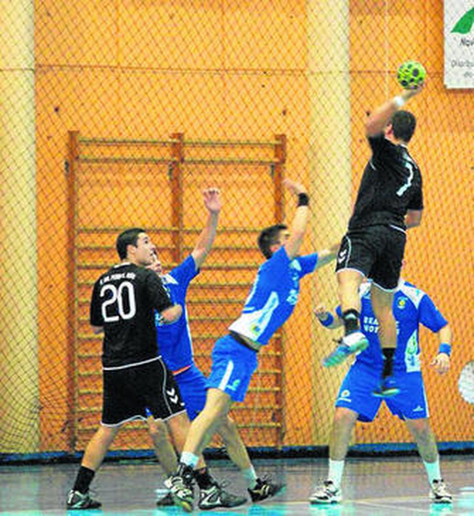 El PAN Moguer rompió con su racha negativa de derrotas ante el Amibal.