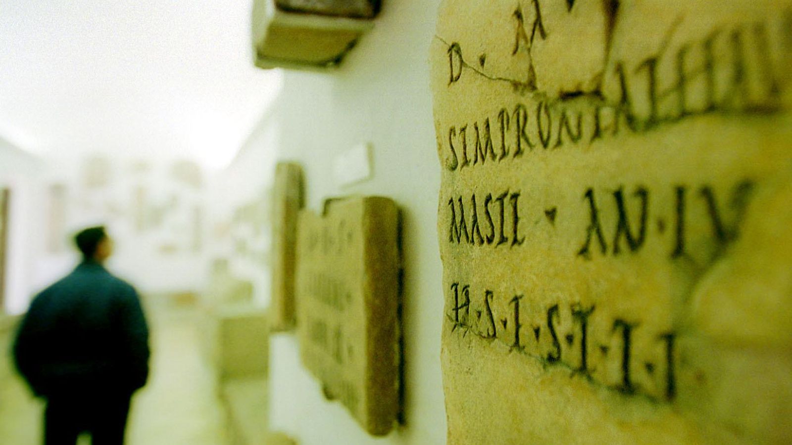Lápidas funerarias de gladiadores ubicadas en el Museo Arqueológico.