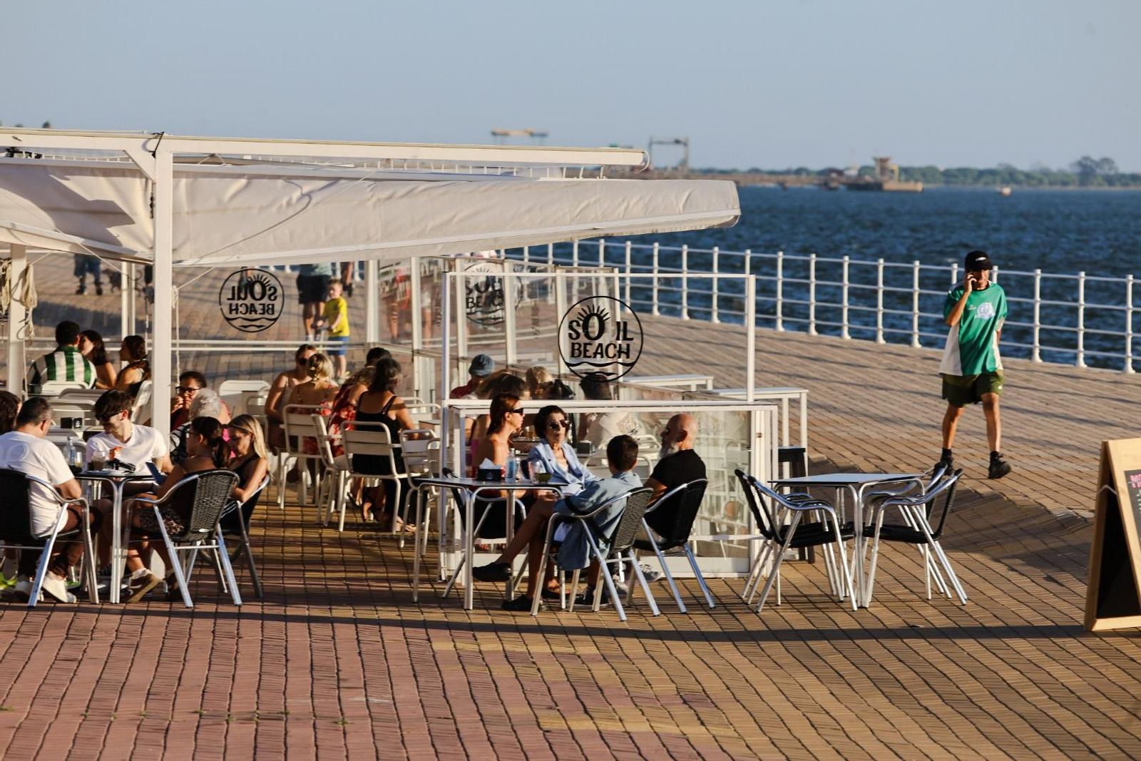 El muelle de la compañía Rio Tinto, el lugar de Huelva donde cada atardecer es un espectáculo diferente