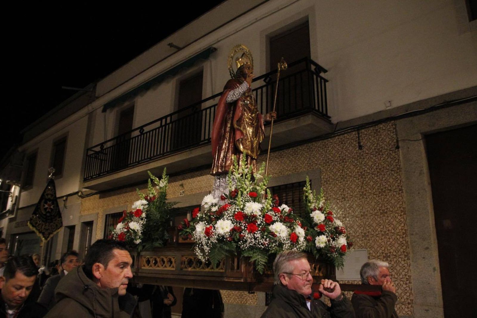 San Blas recorre las calles de Hinojosa del Duque, en imágenes