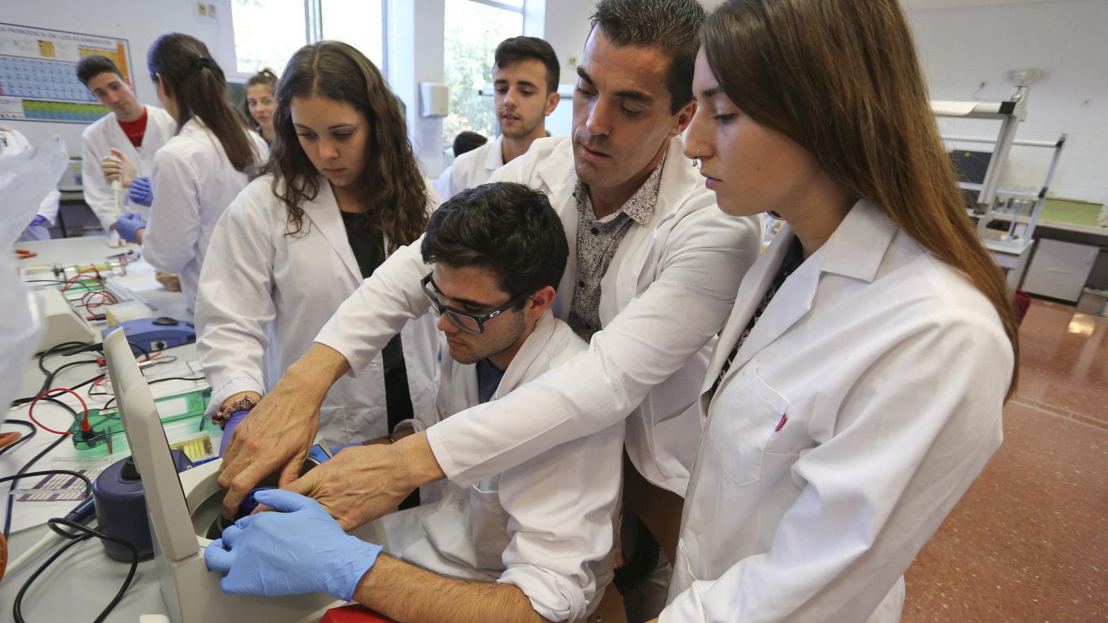 Alumnos en un Grado Superior impartido en el IES Universidad Laboral.