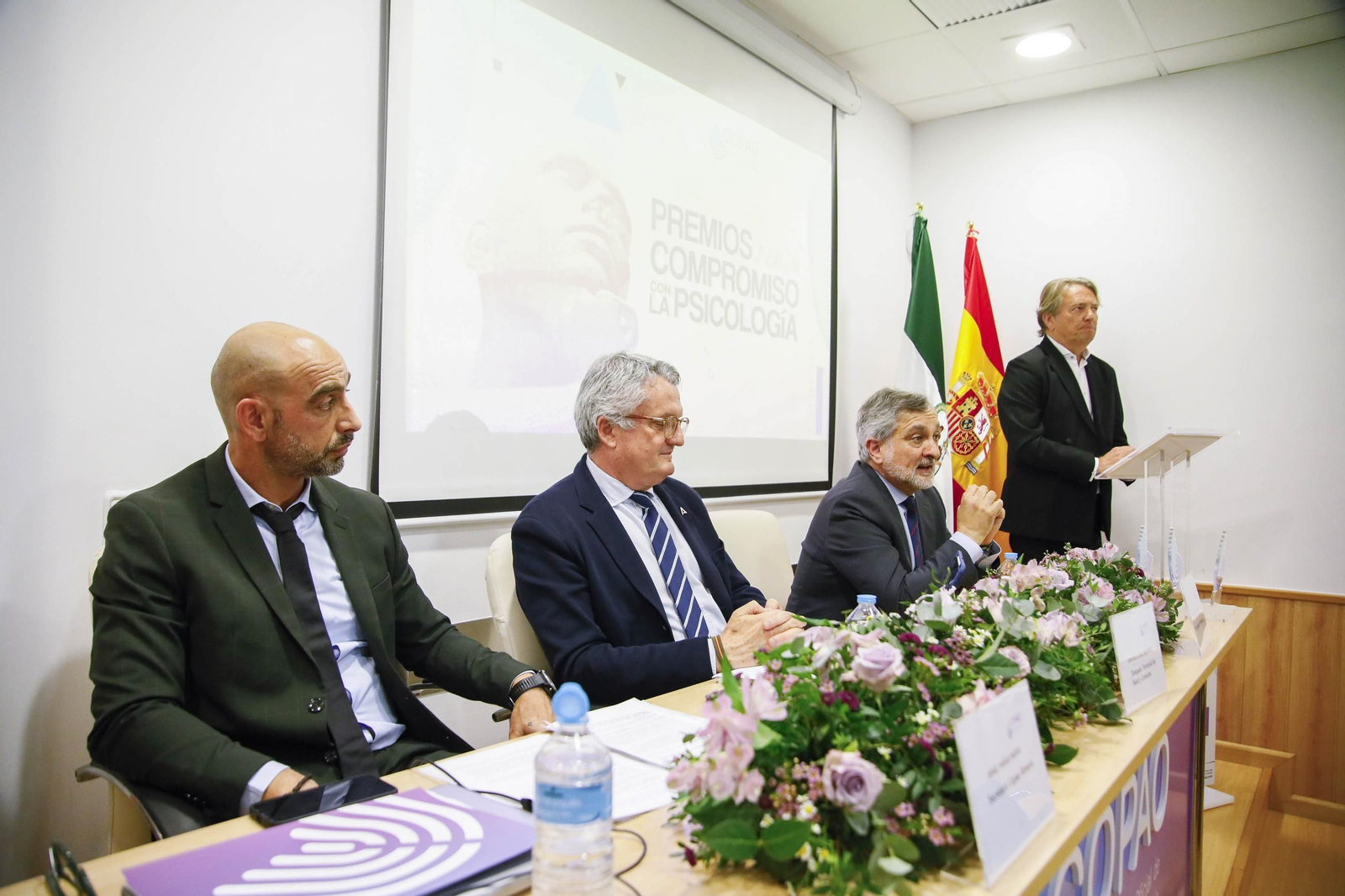 Las imágenes de la entrega de los Premios Compromiso con la Psicología en la sede del COPAO en Almería