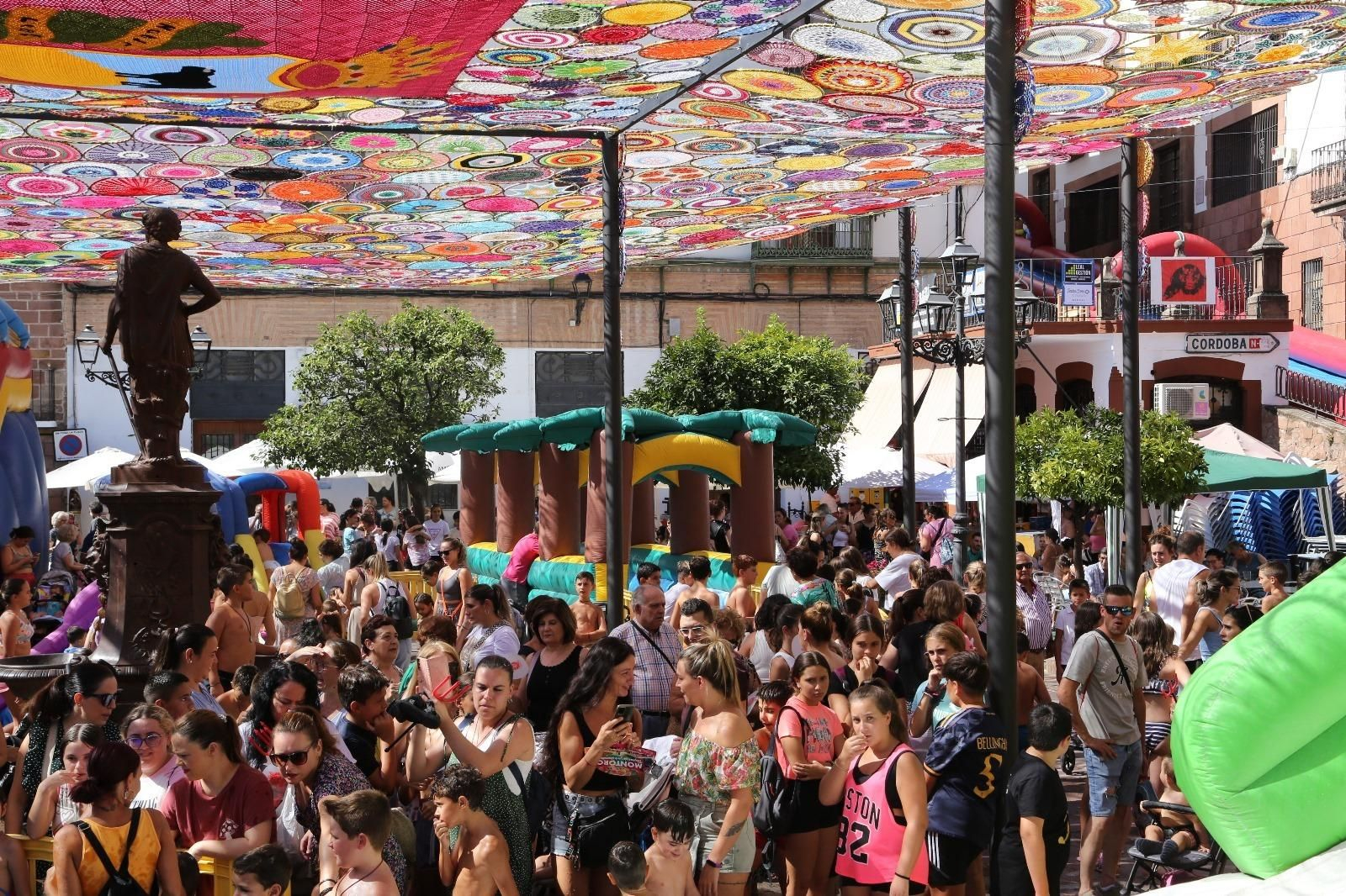 Las mejores imágenes de la fiesta de la Diablilla en Montoro: sustos, diversión y un espectacular tobogán gigante