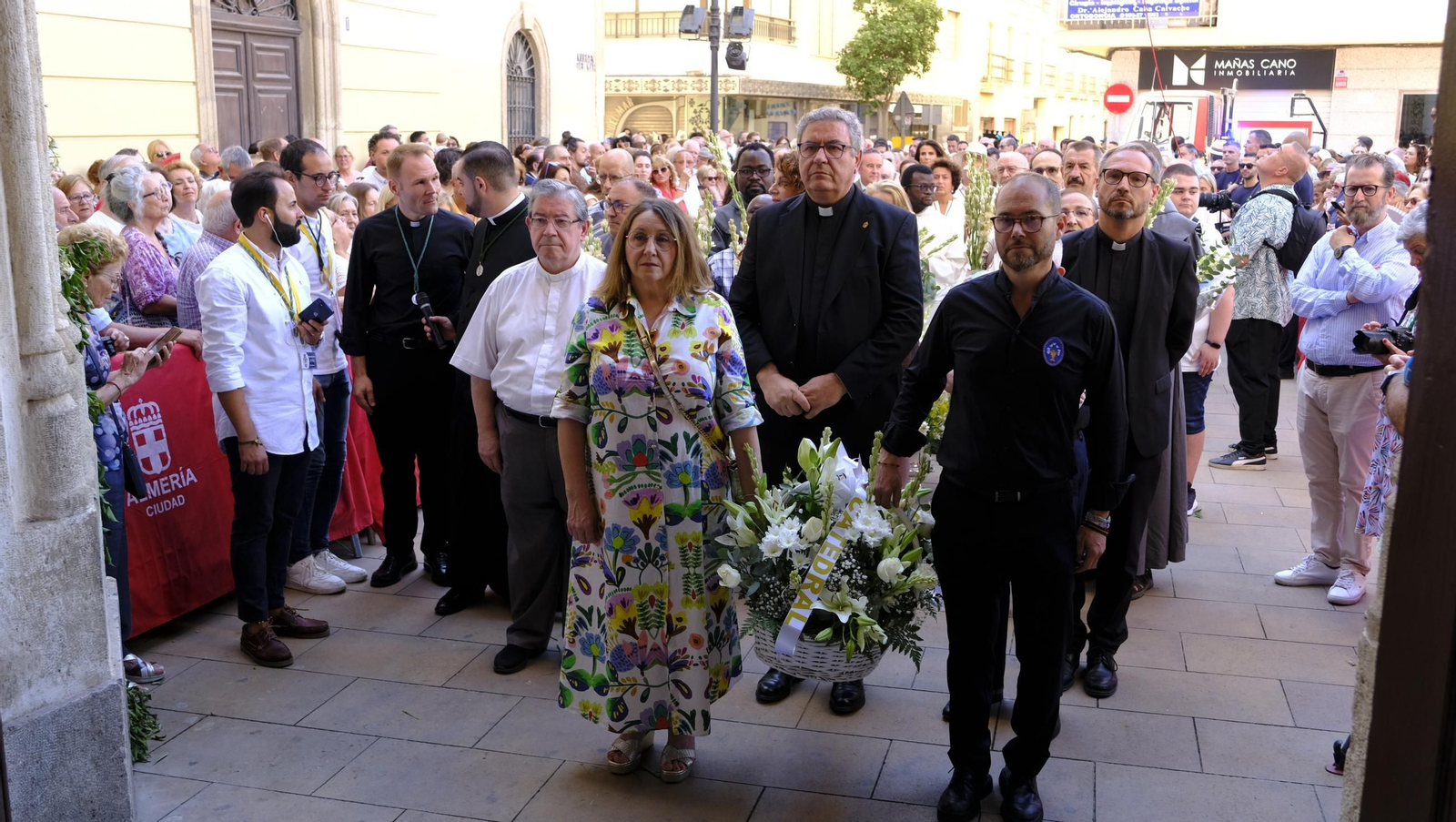 La ofrenda floral a la Virgen del Mar en la Feria de Almería 2025, en imágenes
