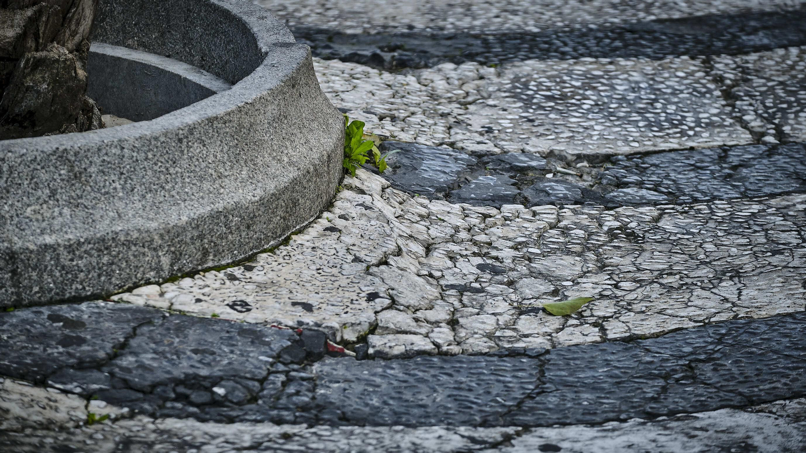 Estado del pavimento en plaza San Juan de Dios