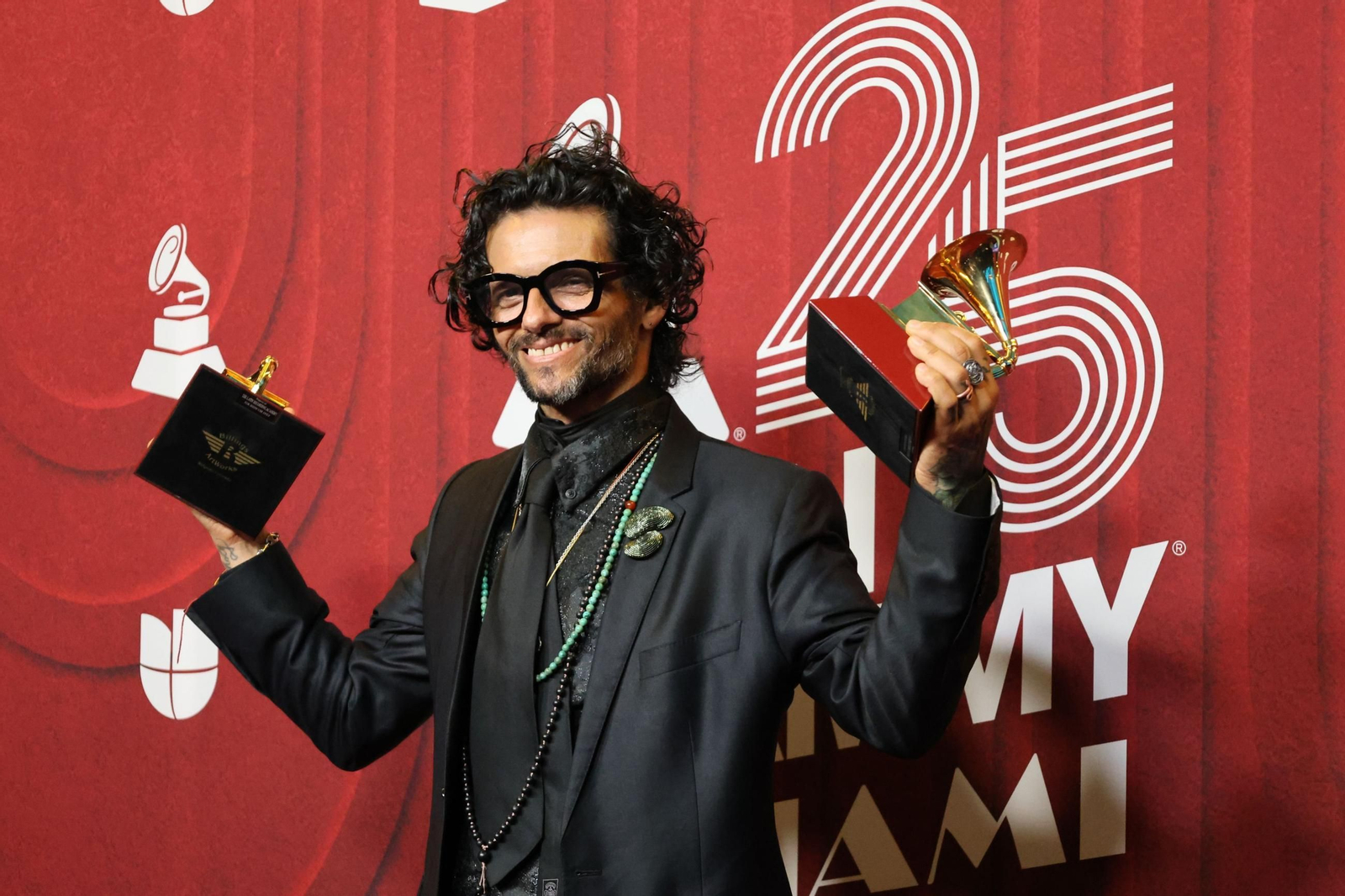 Todos los famosos, tendencias y curiosidades en la alfombra roja de la 25 edición de los Grammy Latinos