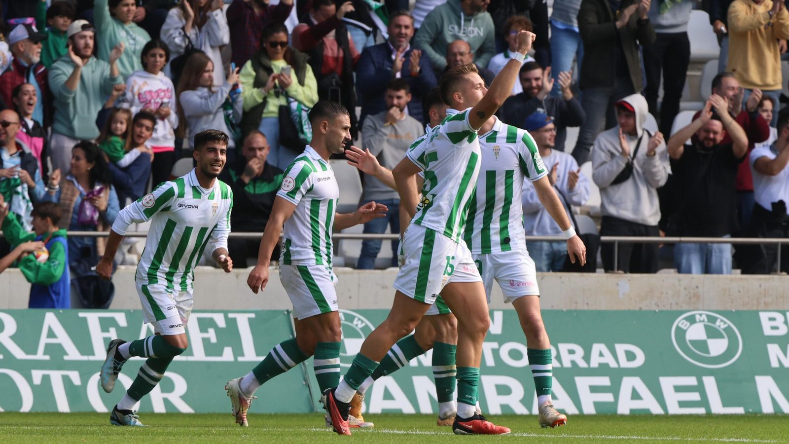 Isma Ruiz celebra su gol en el Córdoba CF - Ceuta. Isma Ruiz celebra su gol en el Córdoba CF - Ceuta.