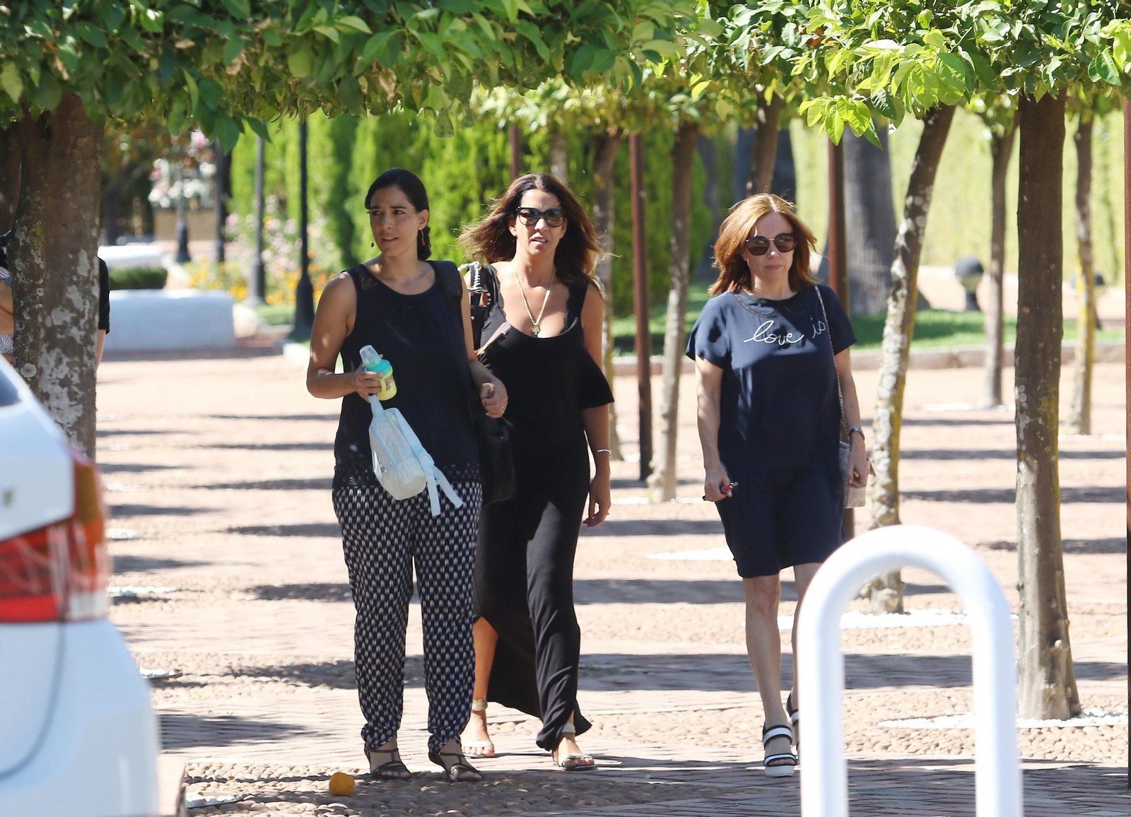 La familia de Blesa acude al tanatorio donde se incineró el cadáver del exbanquero