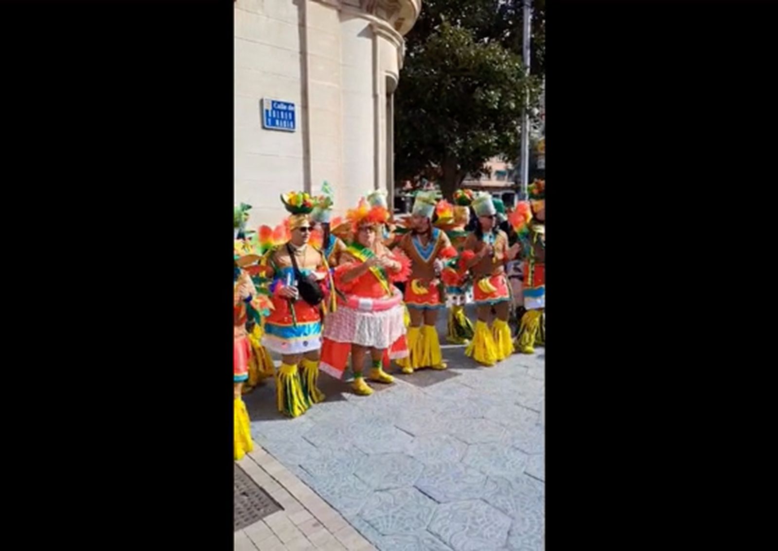 La Peña Carnavaleira Neymar, que por bien no venga sale a las calles de Jaén