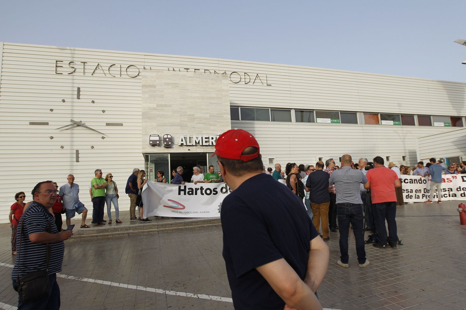 Fotogalería manifestación Mesa del Ferrocarril de Almería
