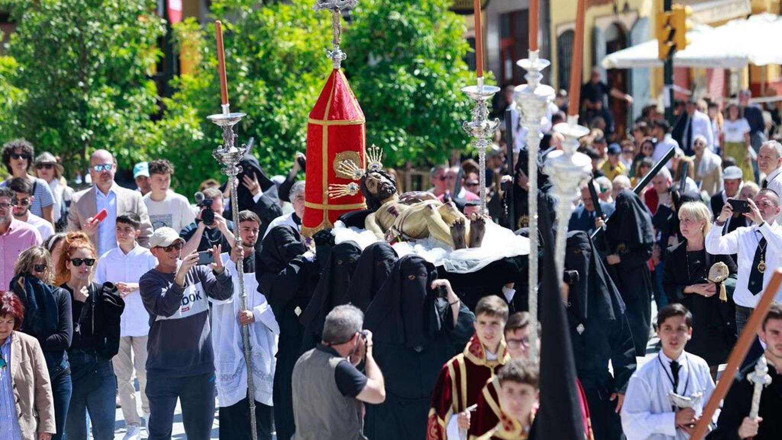 Traslado del Cristo Yacente desde la ermita del Monte Calvario. Traslado del Cristo Yacente desde la ermita del Monte Calvario.