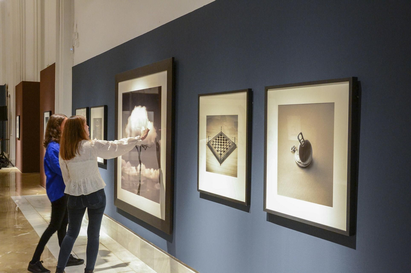 La nueva exposición de Chema Madoz en Granada, en imágenes