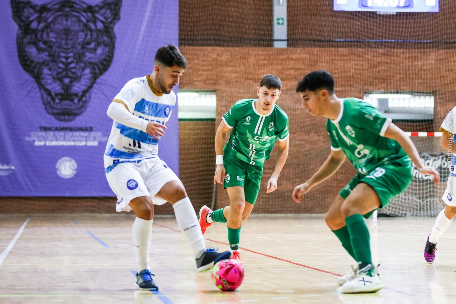 Tres puntos con el premio del liderato para el Heredia 21 antes de las vacaciones de Navidad (4-3)