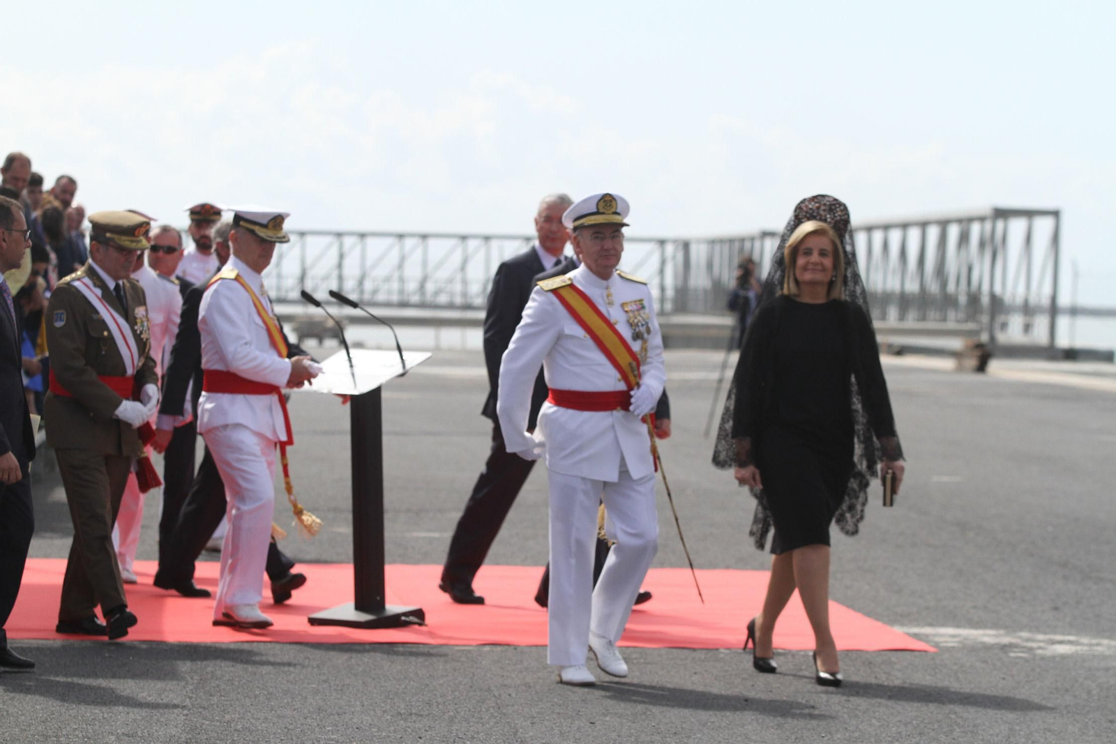 Entrega de la bandera de combate a la fragata Cristobal Colón