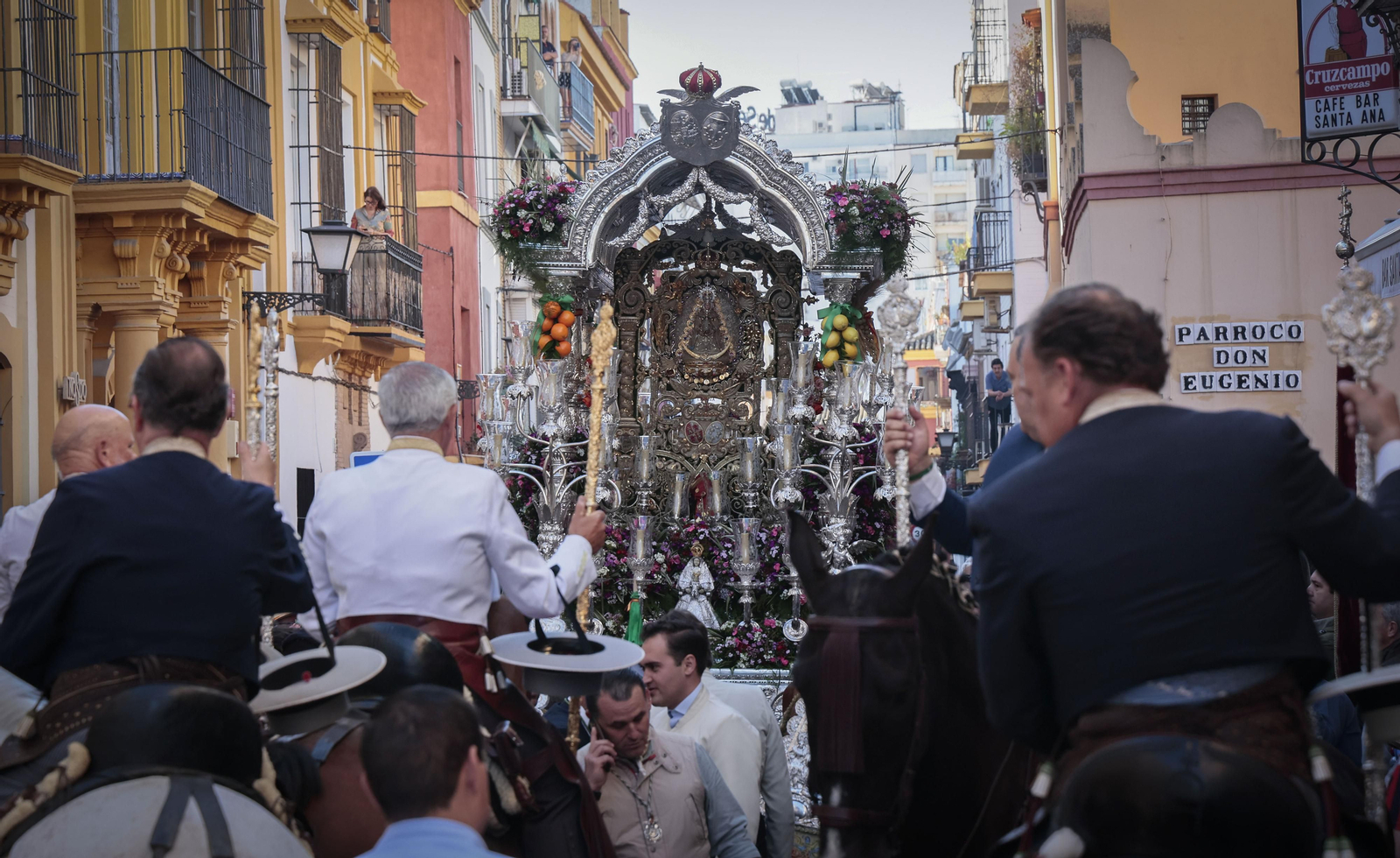 Las imágenes de la salida de la Hermandad del Rocío de Triana