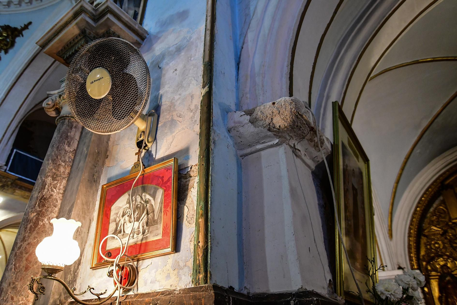 El mal estado de la iglesia de San Juan de Dios