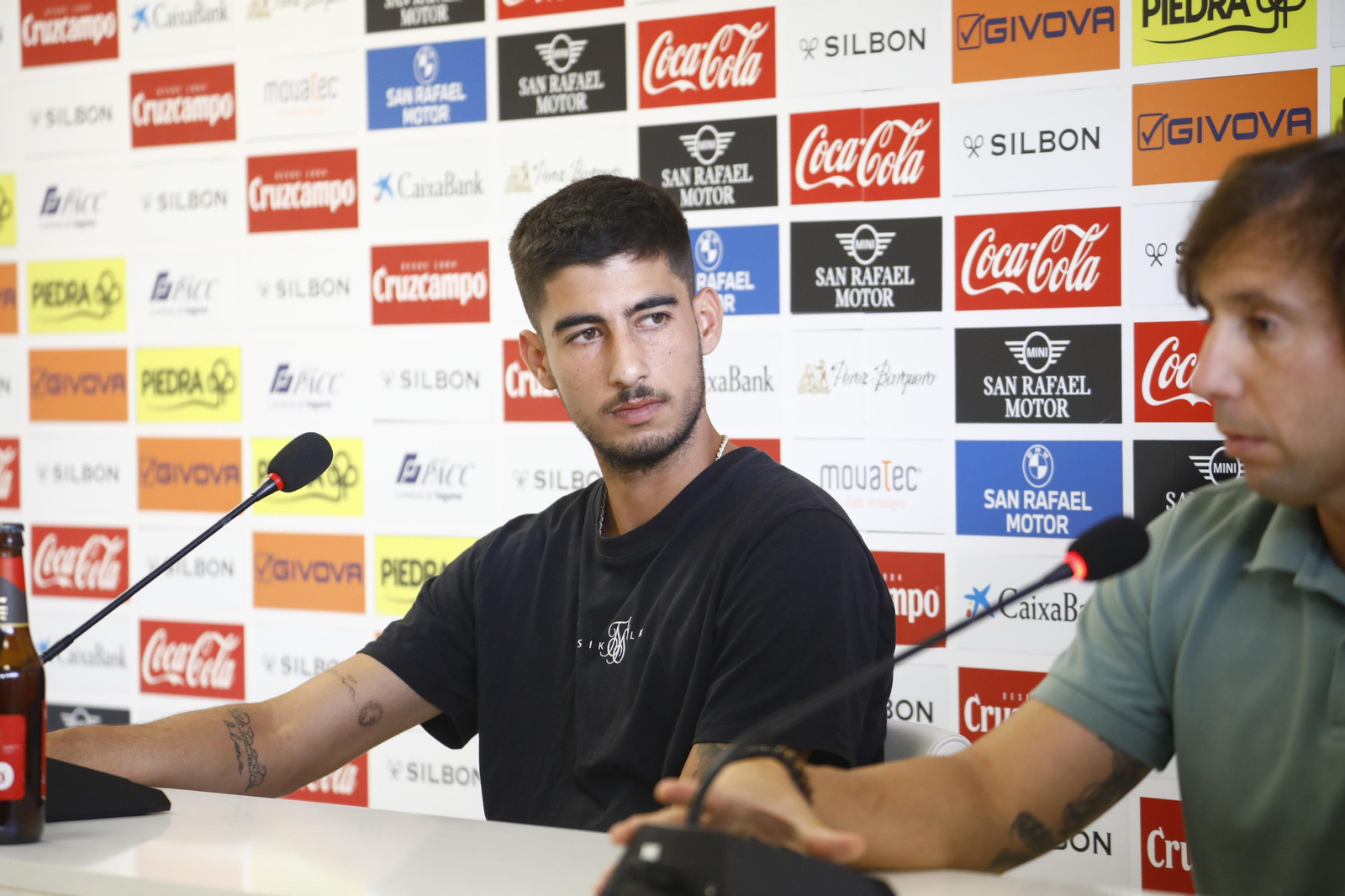 Las imágenes de la presentación de Calderón con el Córdoba CF