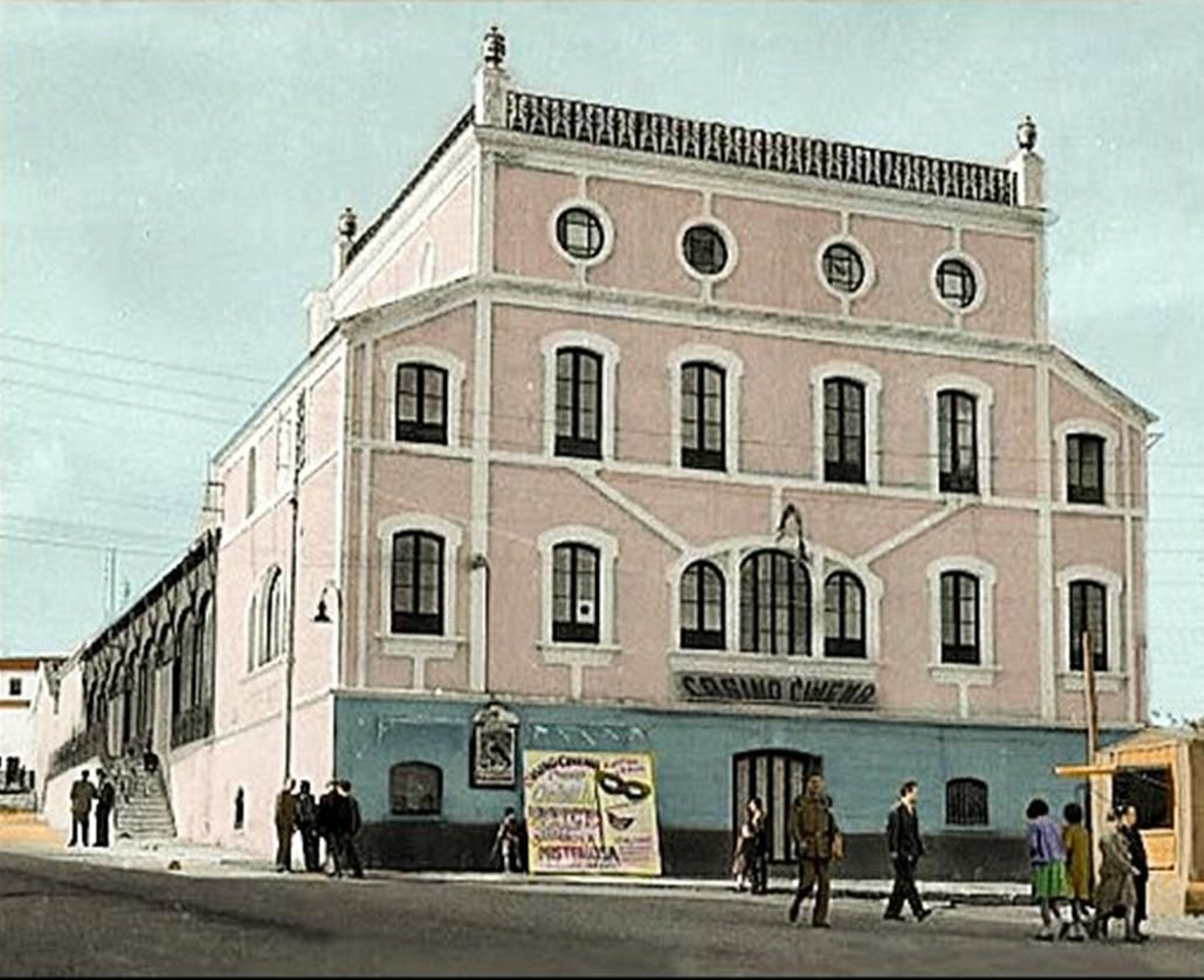 Fachada principal del Casino Cinema.