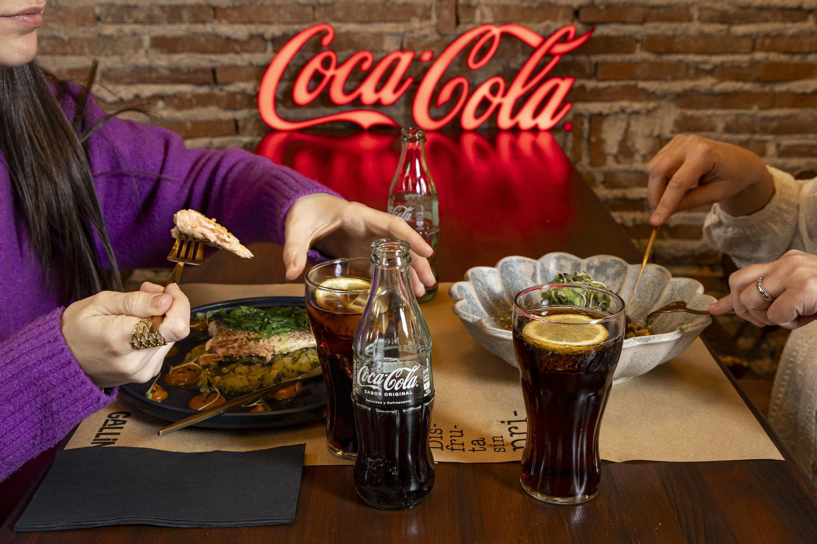 Detrás de cada Coca-Cola compartida, hay empleo, sostenibilidad y compromiso con las comunidades locales.