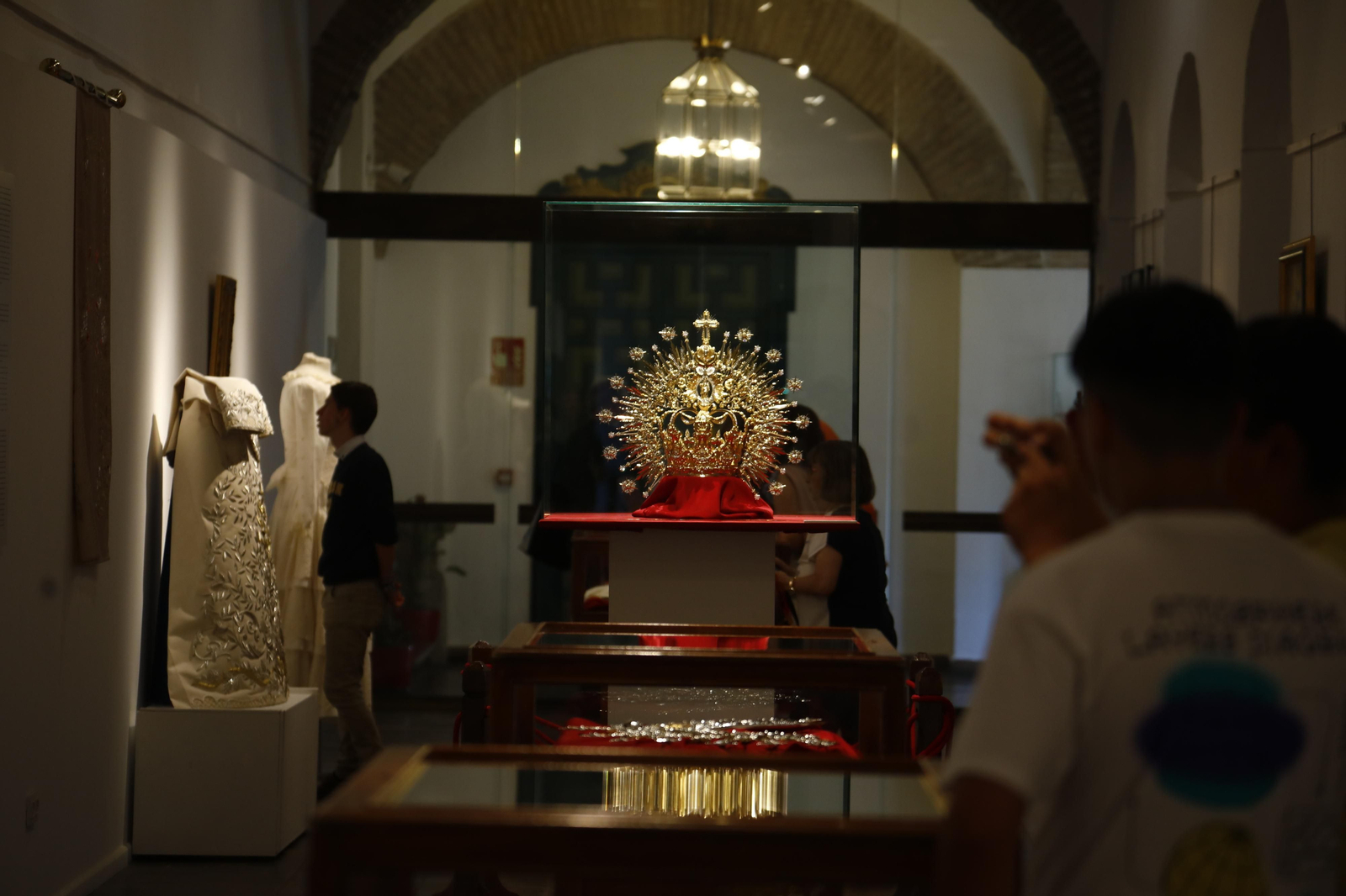 La hermandad de la Paz de Córdoba enseña los estrenos de la coronación, en imágenes