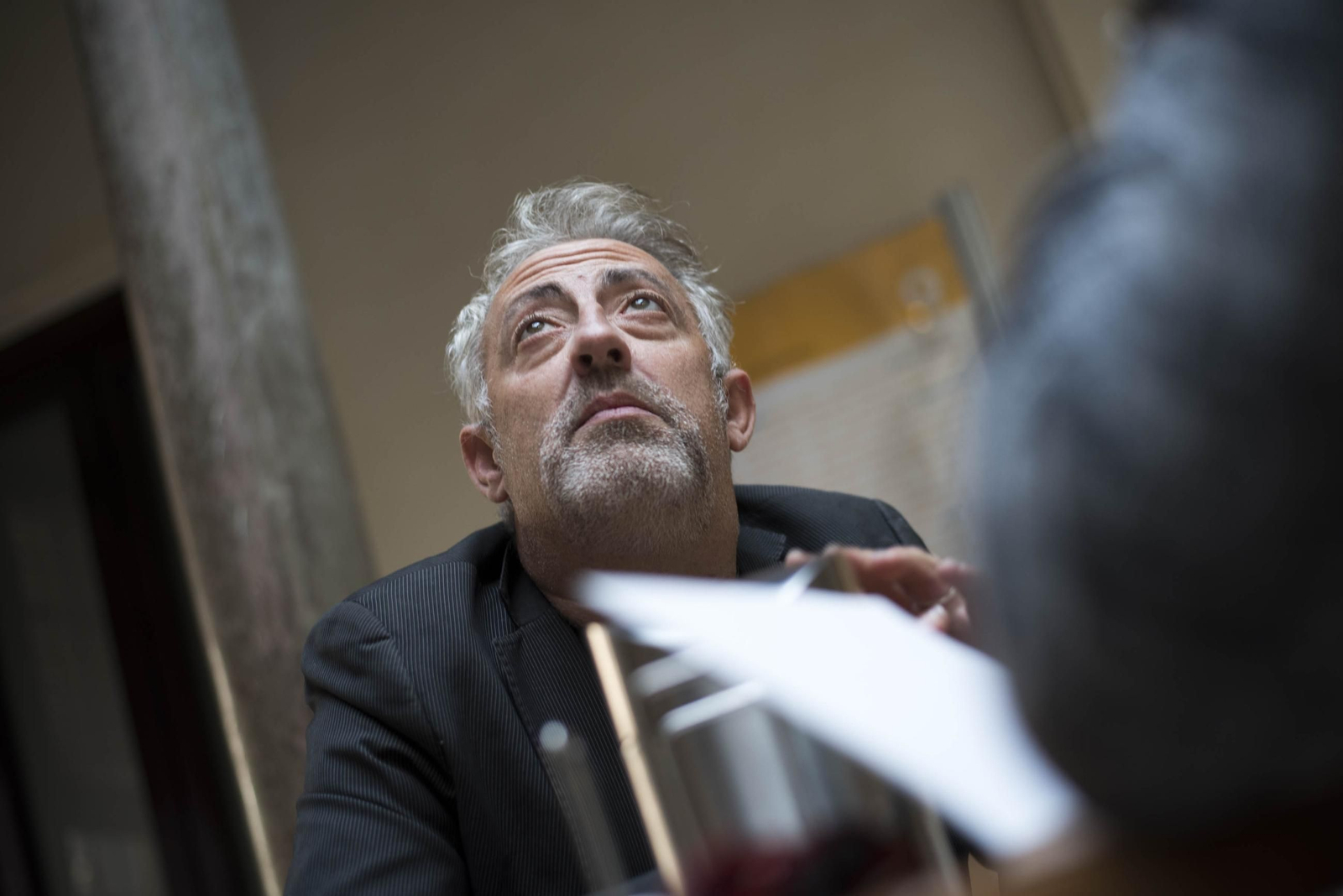 El batería Eric Jiménez durante una entrevista.