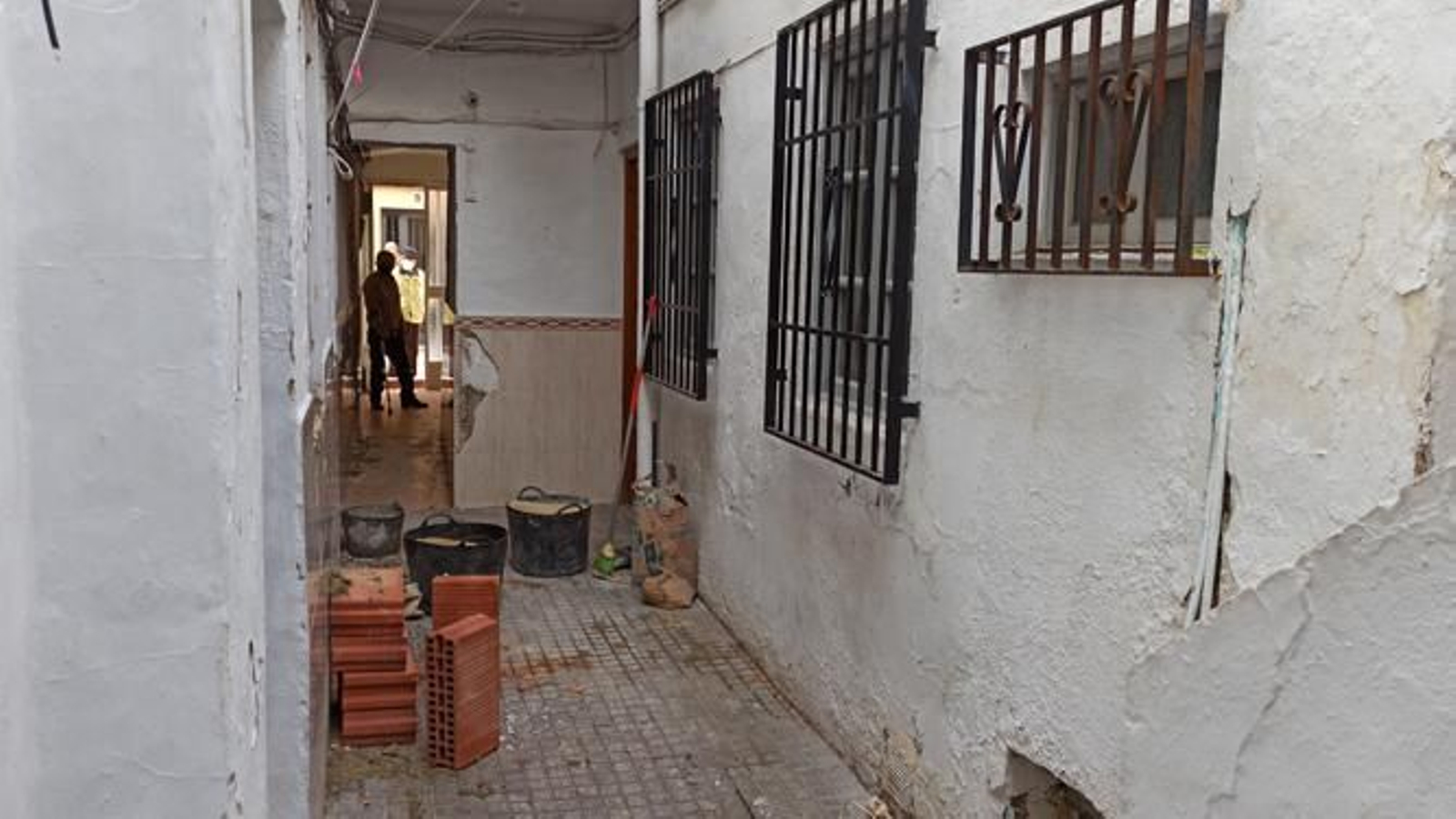 Inmueble ocupado ilegalmente en la calle Mediabarba, febrero de 2021.