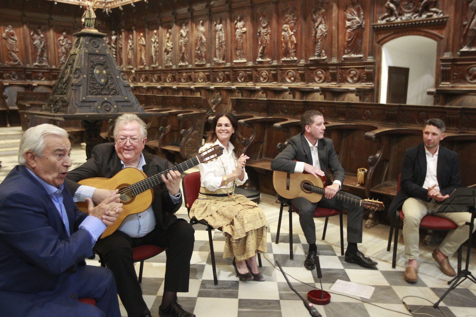 Imágenes de la misa flamenca en la Catedral de Almería