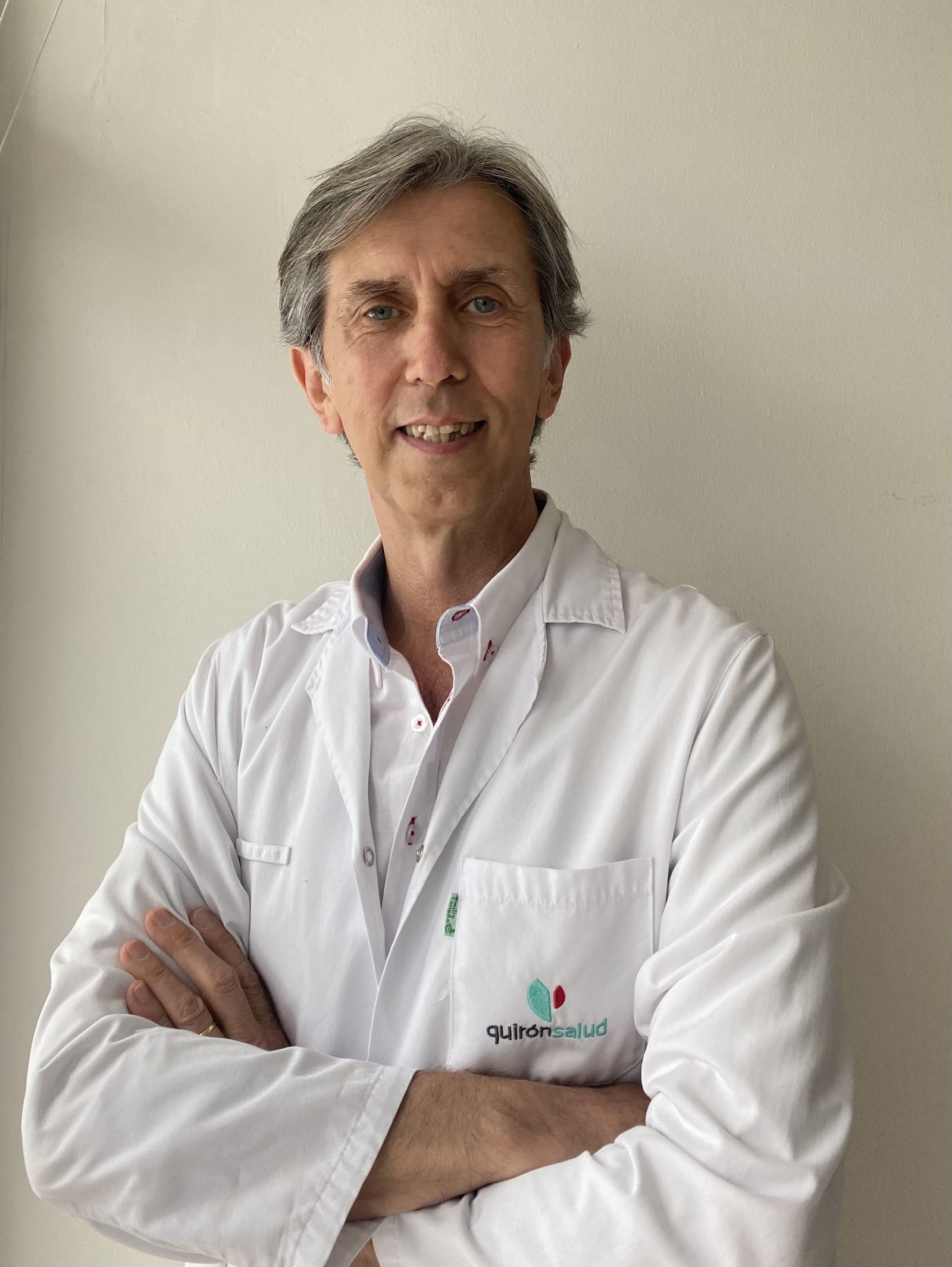 El Dr. Jesús Parejo Merino en el Hospital Quironsalud Infanta Luisa.