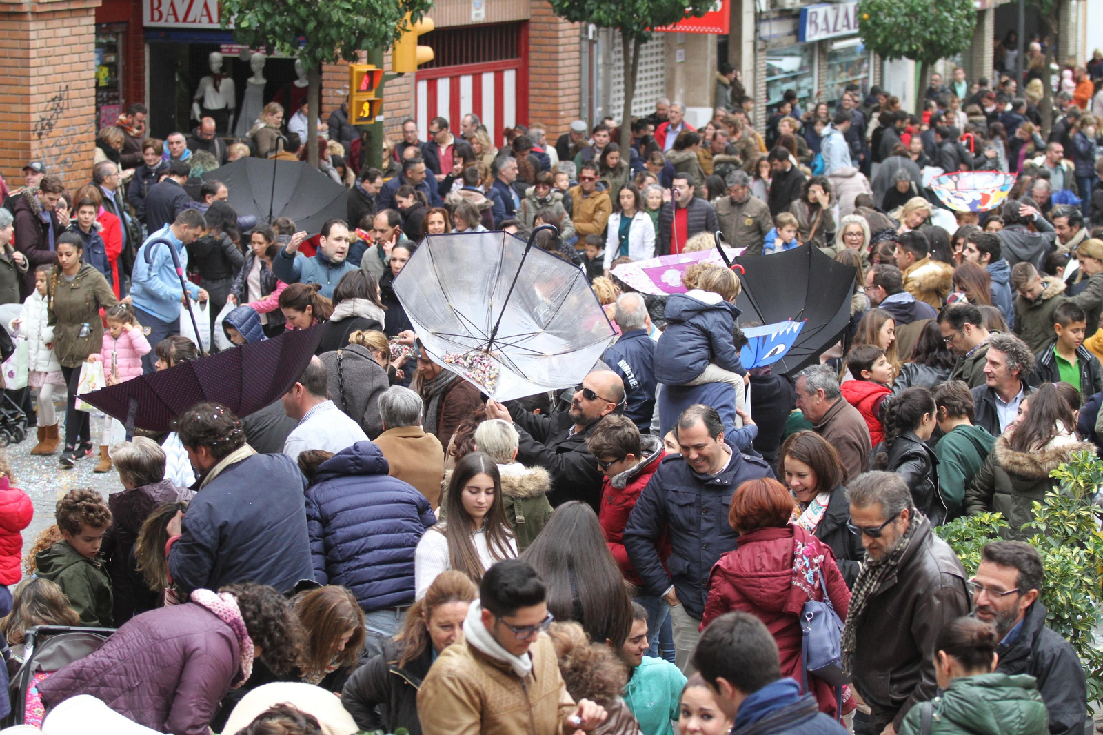 Cabalgata de los Reyes Magos 2018: Melchor, Gaspar y Baltazar adelantan su salida para llenar de ilusión las calles de Huelva