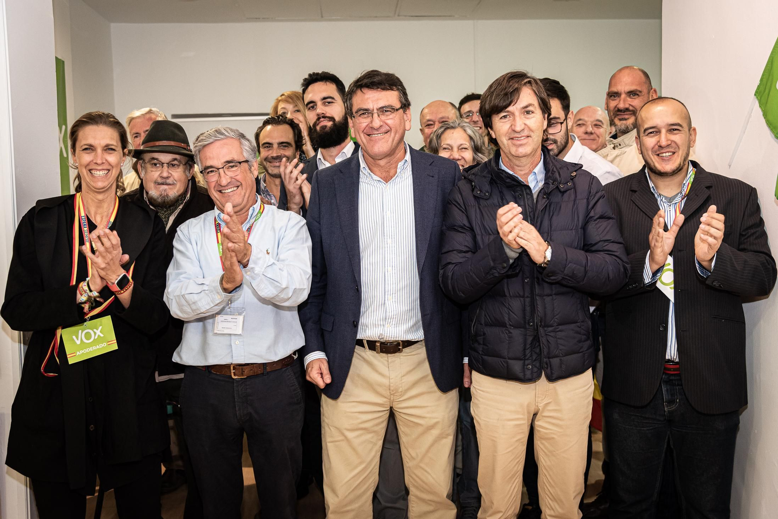 Imágenes de la jornada electoral en la sede de VOX en Huelva