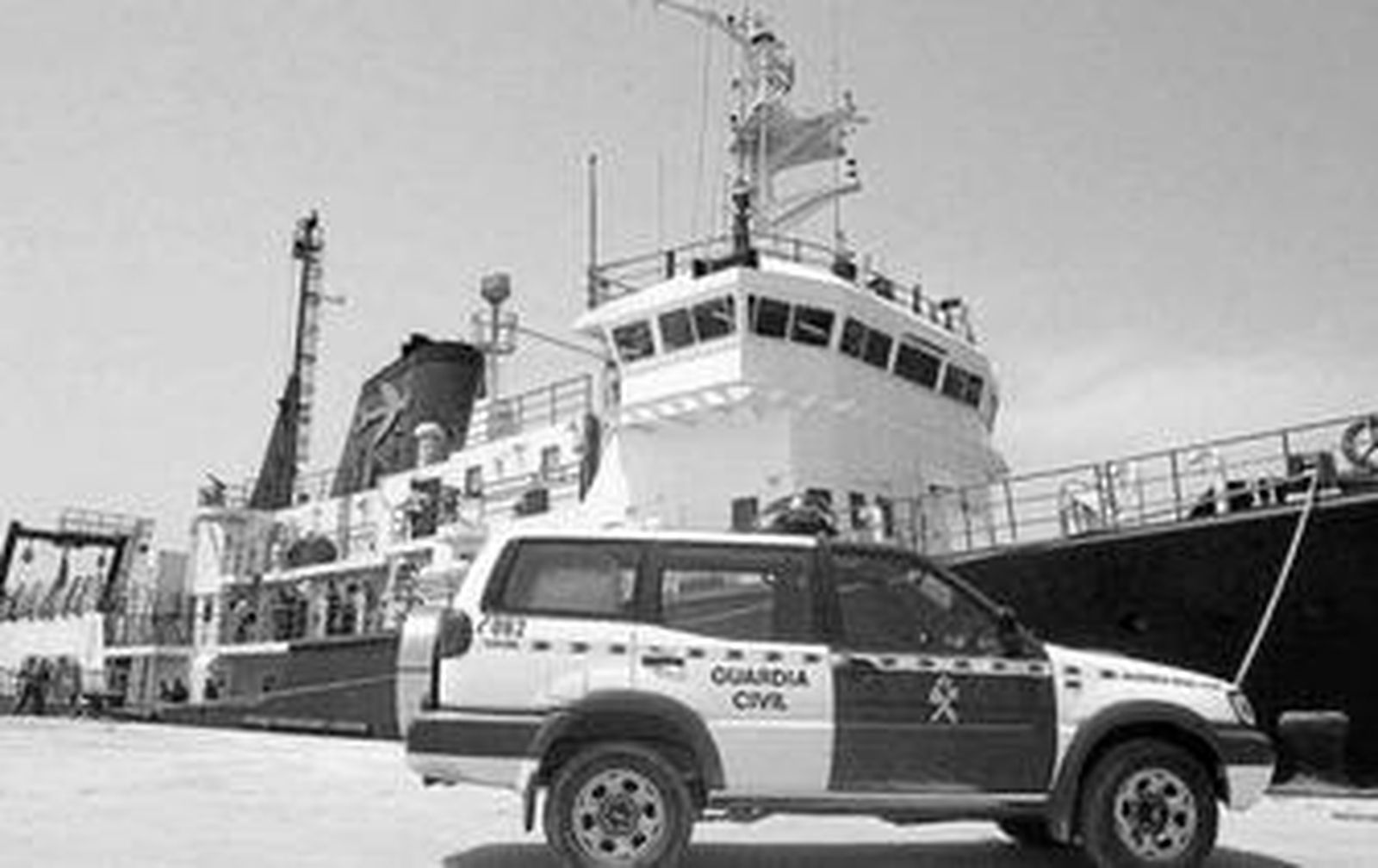 El buque de Odyssey 'Ocean Alert', retenido en el puerto de Algeciras por la Guardia Civil por orden judicial.